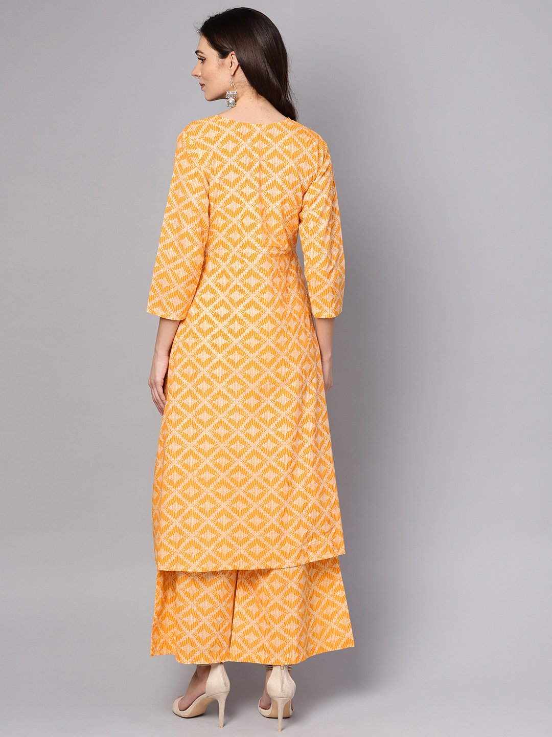 Women's Yellow Geometric Printed Kurta Set With Flared Palazzo - Nayo Clothing