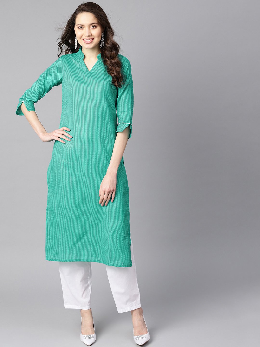 Women's Solid Green Tagai-Work Straight Kurta With Detailing On The Cuff With White Straight Pants - Nayo Clothing