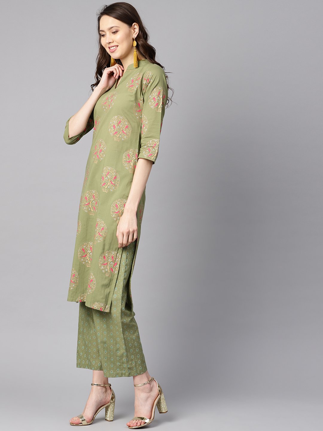 Women's Pista Green Floral Printed 3/4Th Sleeve Kurta With Pista Green Printed Pants. - Nayo Clothing
