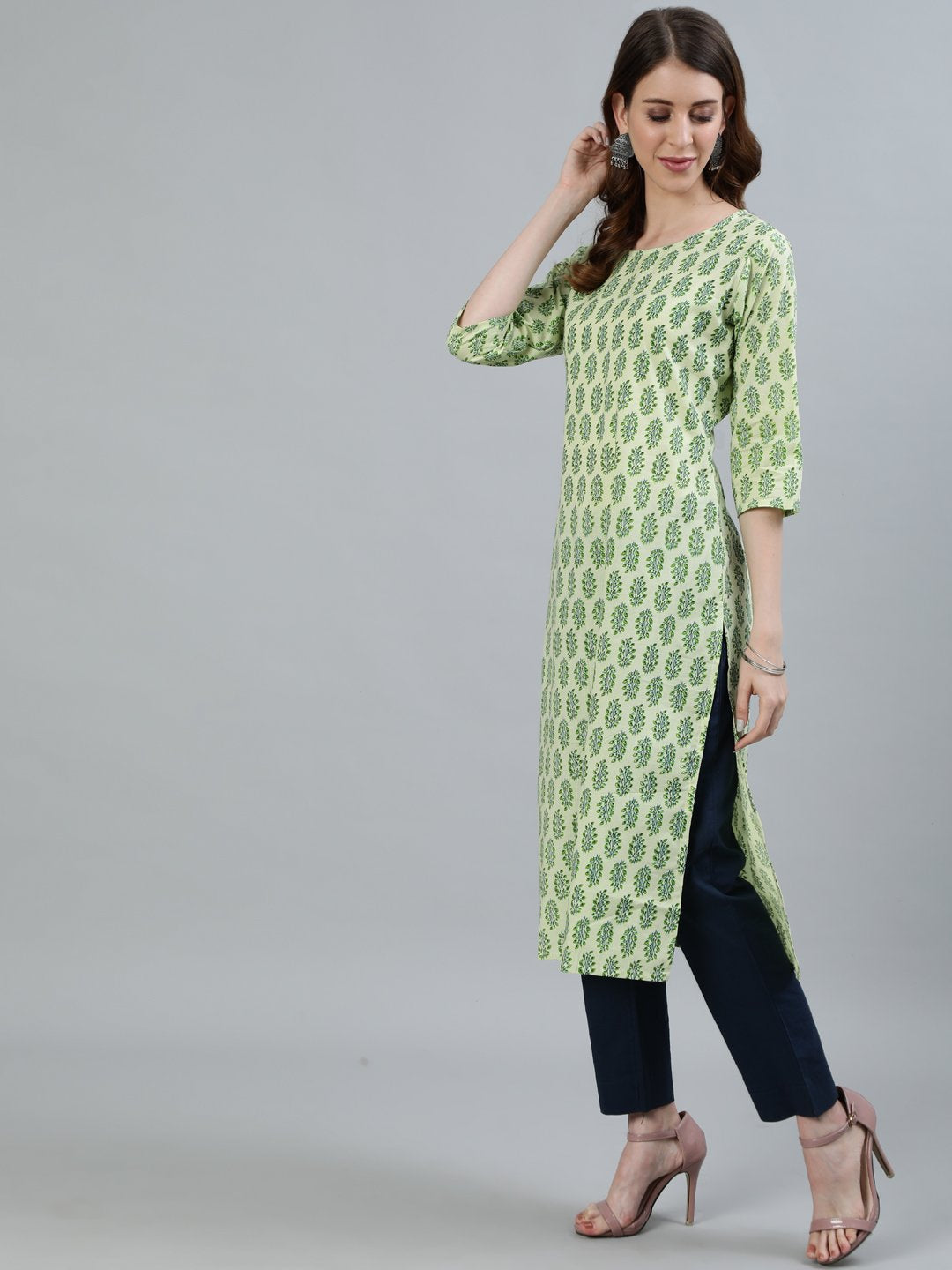 Women's Green Printed Straight Kurta With Three Quarter Sleeves - Nayo Clothing