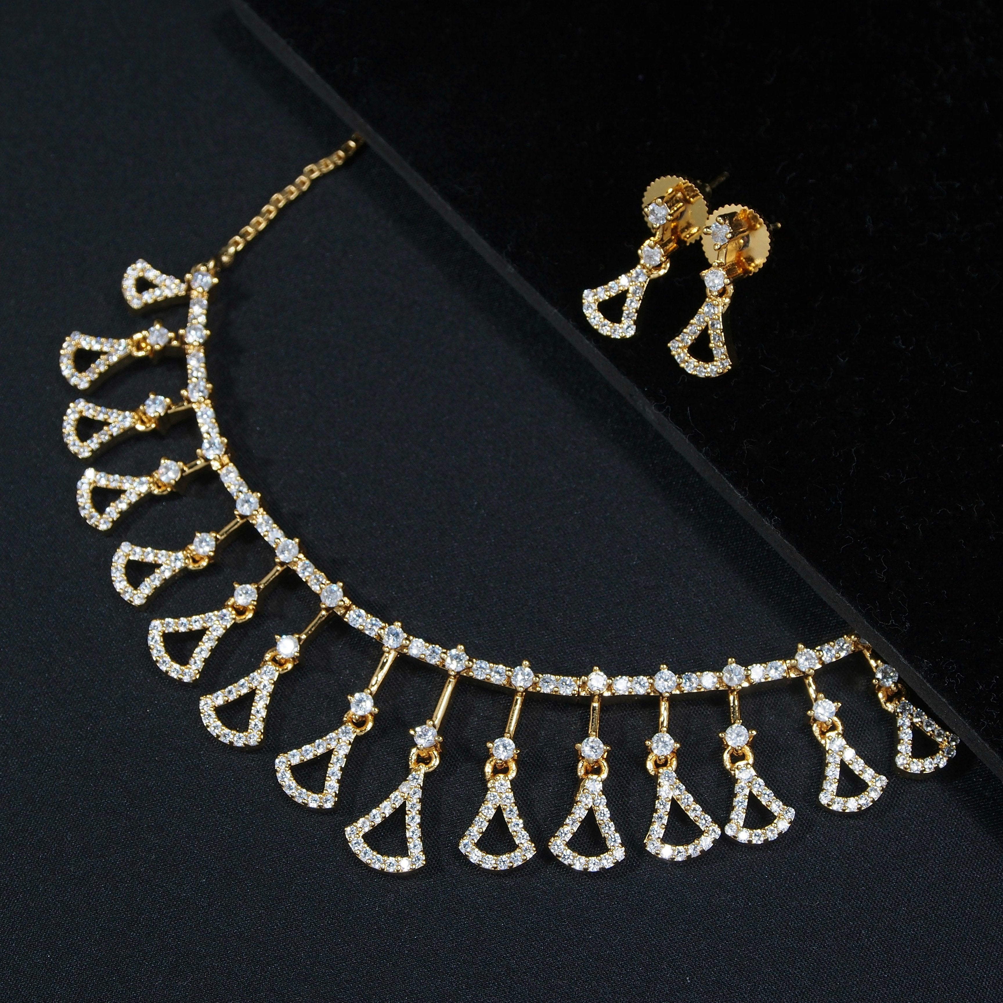 Women's Gold Plated Jewellery Set - i jewels