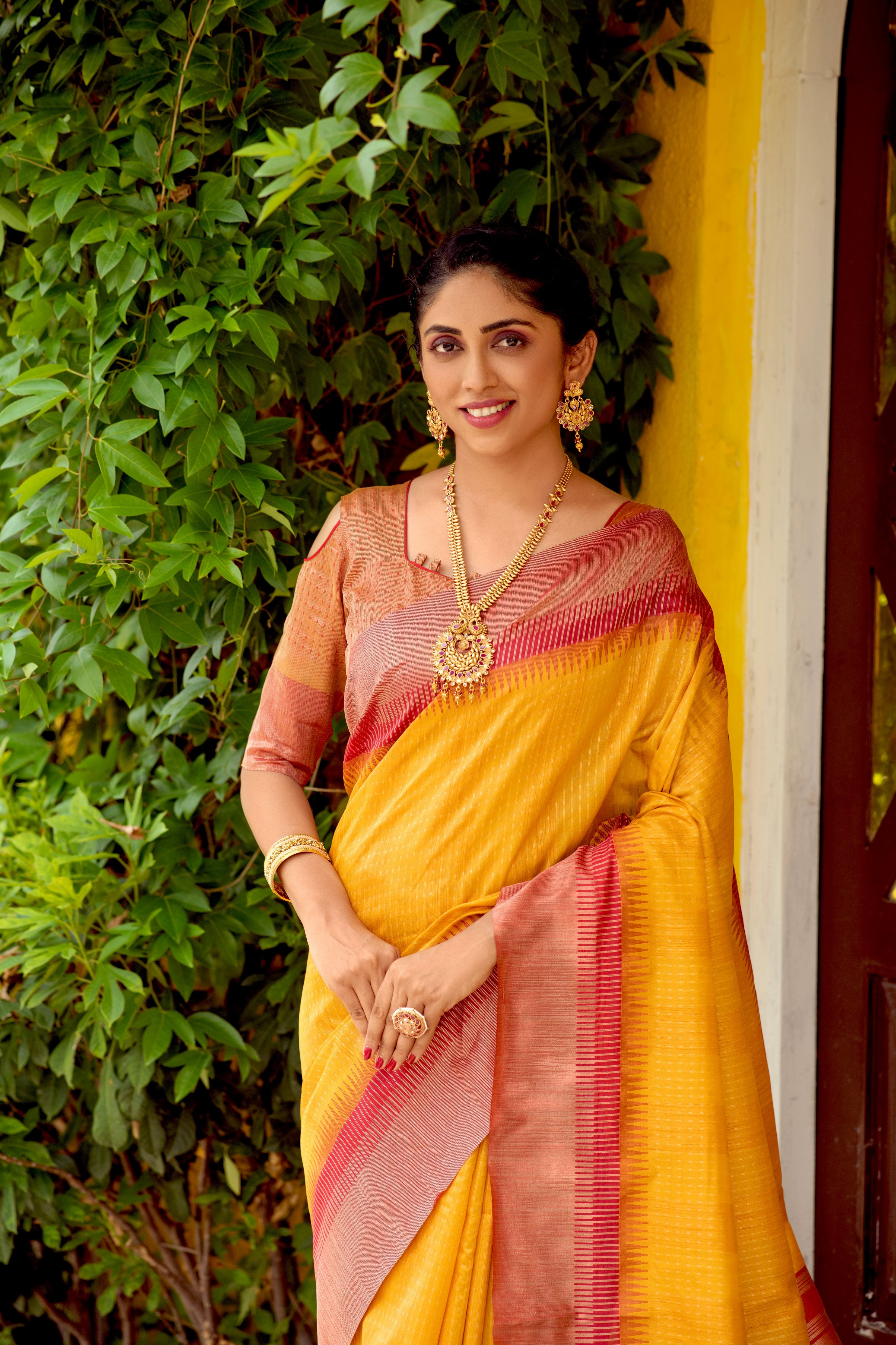 Women's Yellow South Silk Zari Woven Saree With Blouse  (Saree Blouse Without stitch) - Aastha Fashion