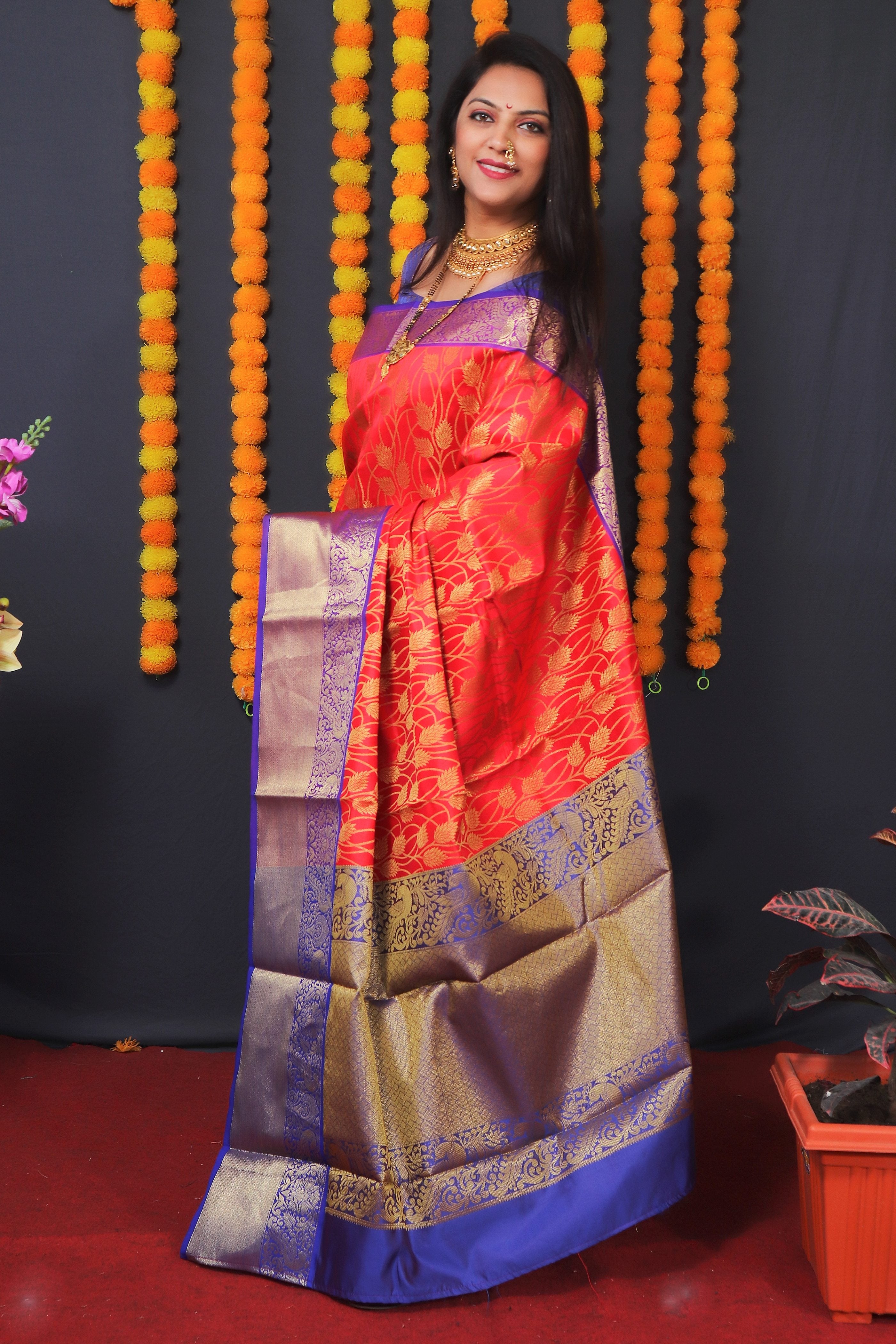 Women's Red Kanchipuram Silk Zari Woven Saree With Blouse  (Saree Blouse Without stitch) - Aastha Fashion