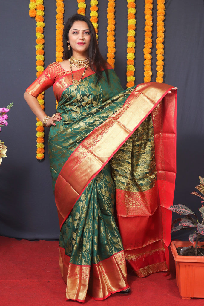 Women's Green Kanchipuram Silk Zari Woven Saree With Blouse  (Saree Blouse Without stitch)