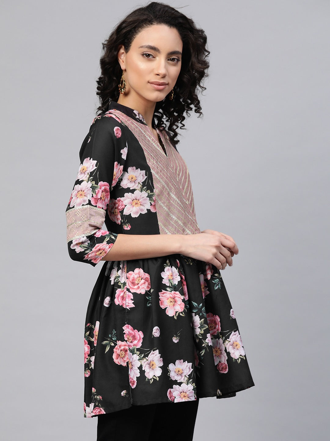 Women's Black Rayon Floral Print Tunic- Ahalyaa