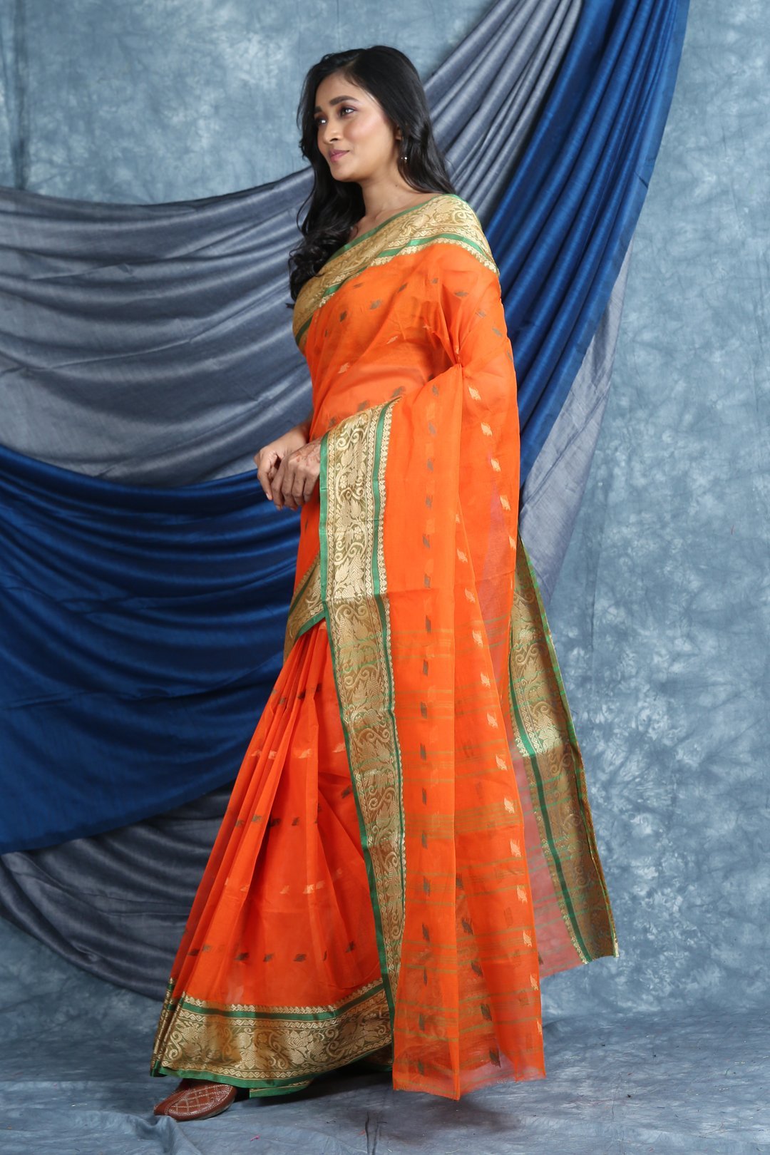 Women's Orange Handwoven Cotton Tant Saree - Arhi