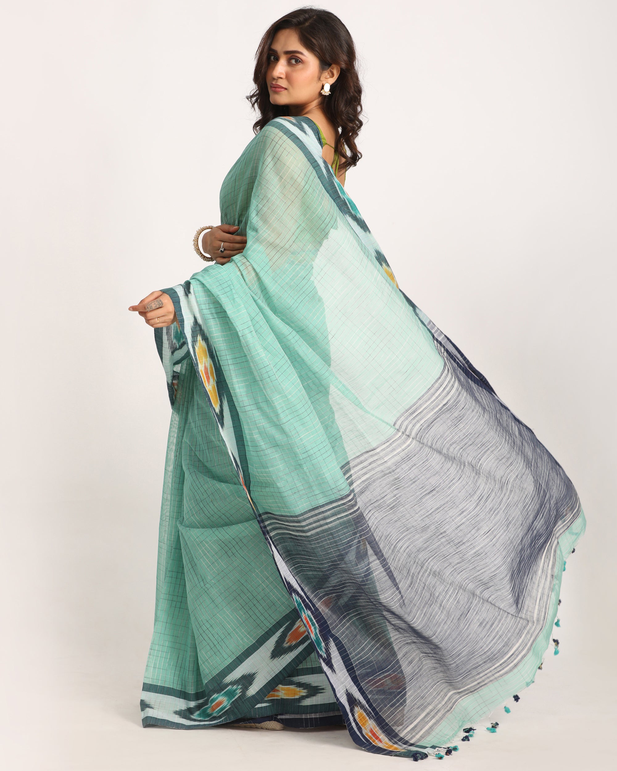 Women's Kotki Border Turquoise Cotton Blend Handloom Saree - Angoshobha