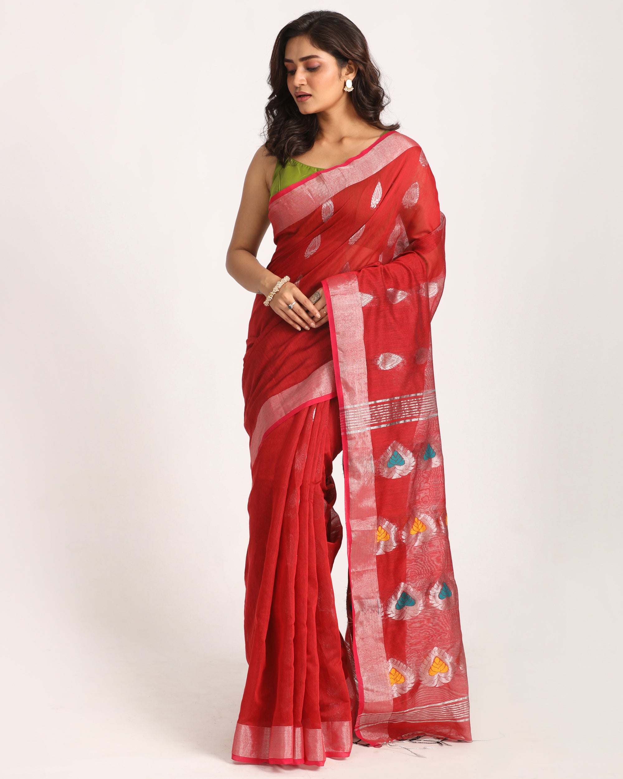 Women's Red Cotton Blend Handloom Jamdani Saree - Angoshobha