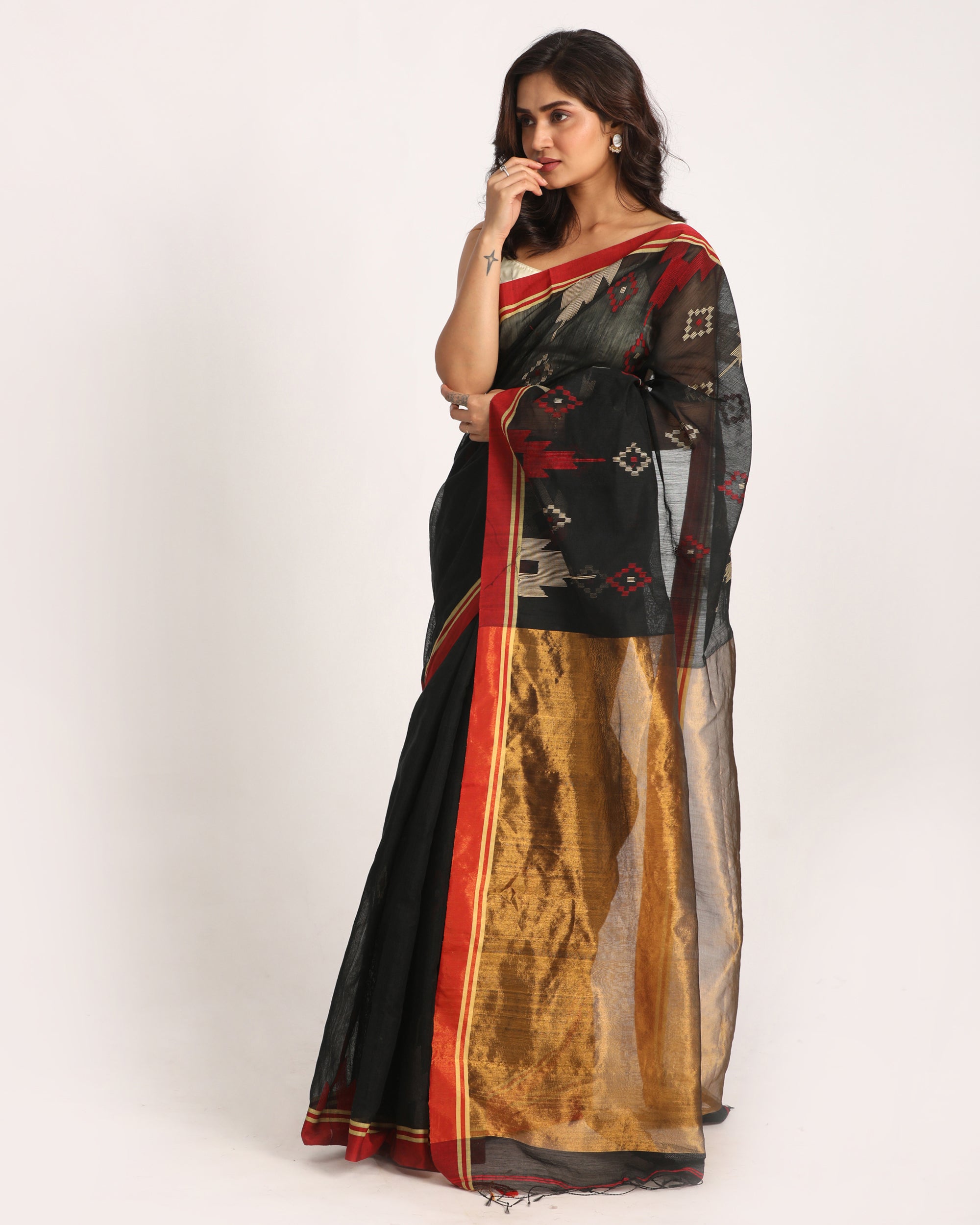 Women's Black Cotton Blend Handloom Jamdani Saree - Angoshobha
