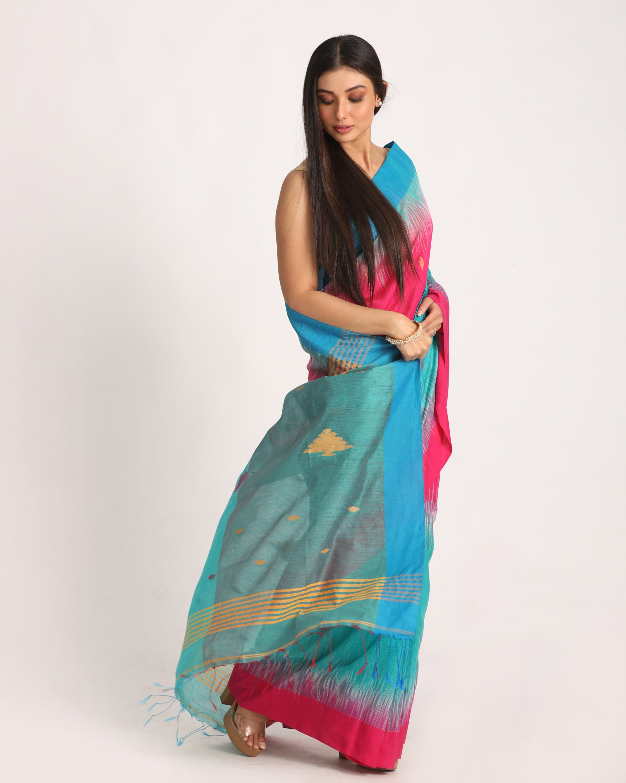 Women's Fuchsia Turquoise Cotton Blend Handloom Tie Dye Jamdani Saree - Angoshobha