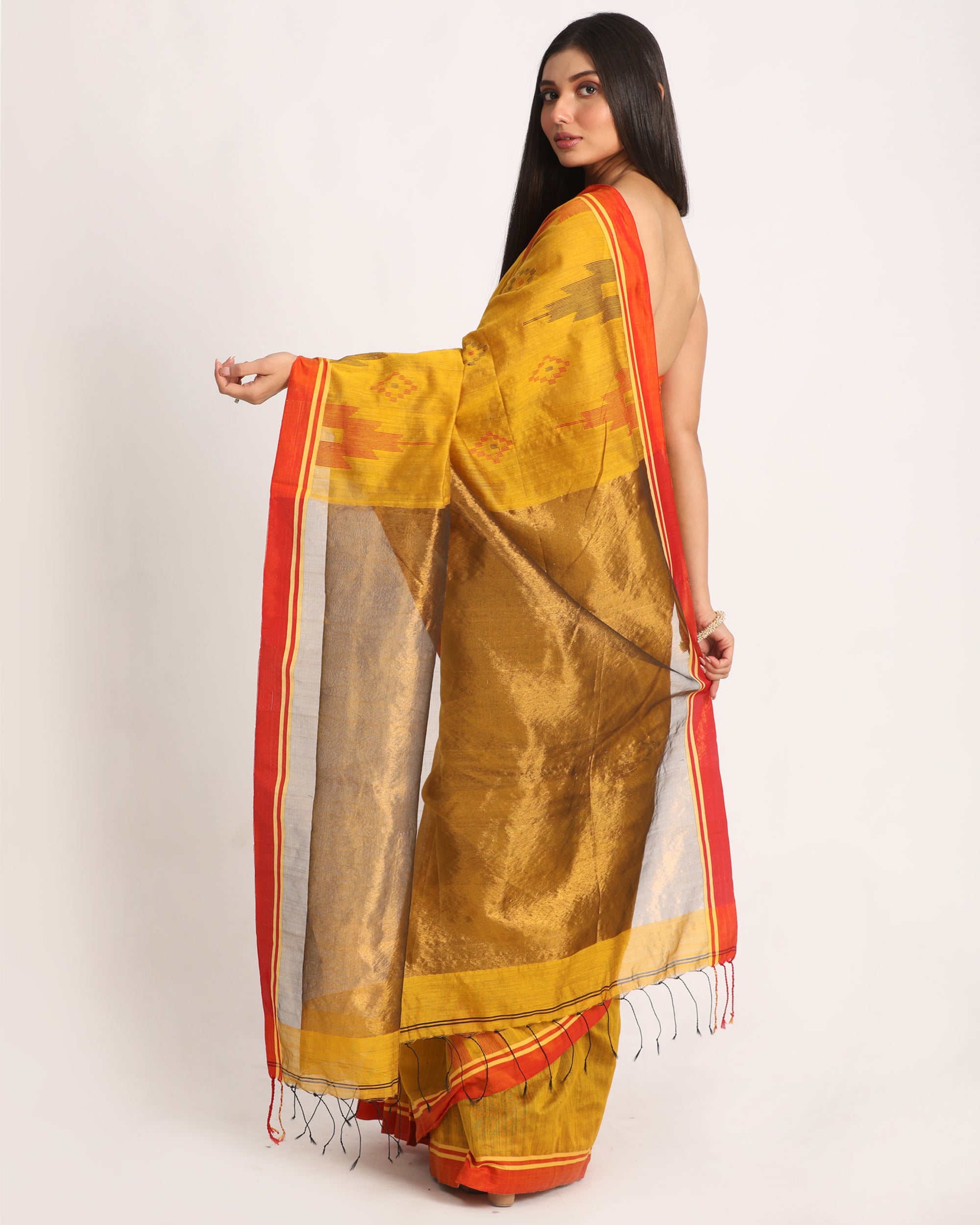 Women's Dark Yellow Cotton Blend Handloom Jamdani Saree - Angoshobha