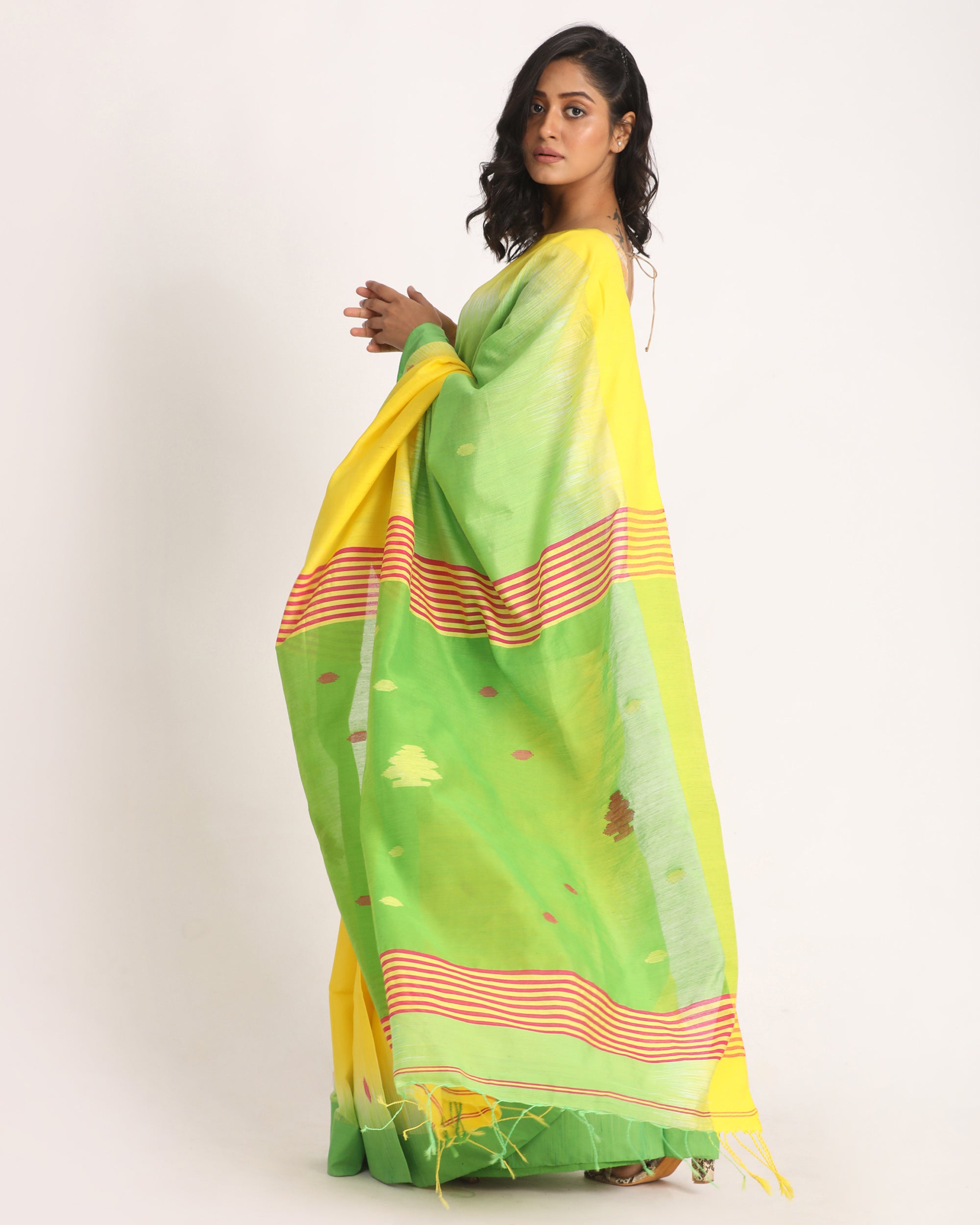 Women's Yellow Green Cotton Blend Handloom Tie Dye Jamdani Saree - Angoshobha