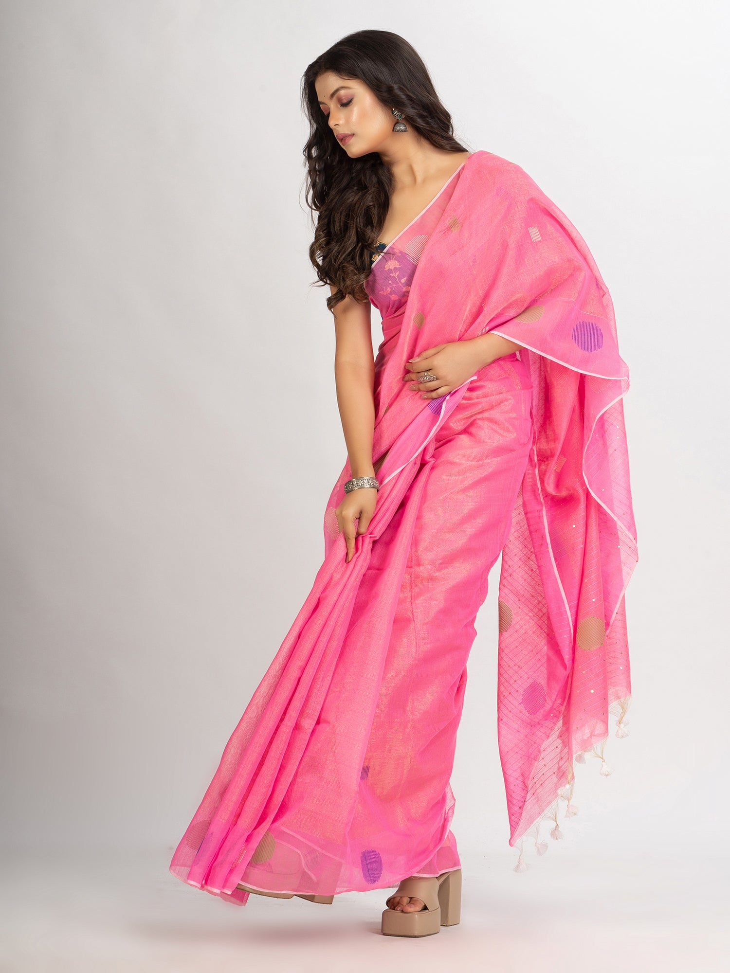 Women's Pink Handweven Cotton Blend Jamdani handloom Saree - Angoshobha