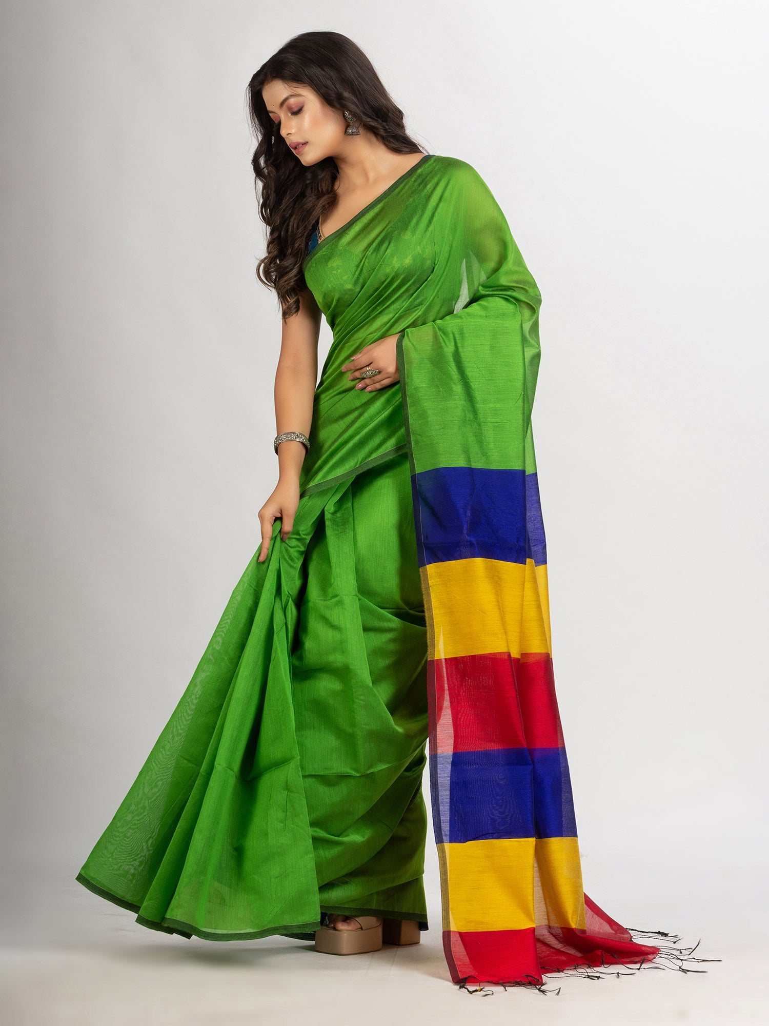 Women's Green Cotton Blend Handloom handloom handloom Saree - Angoshobha