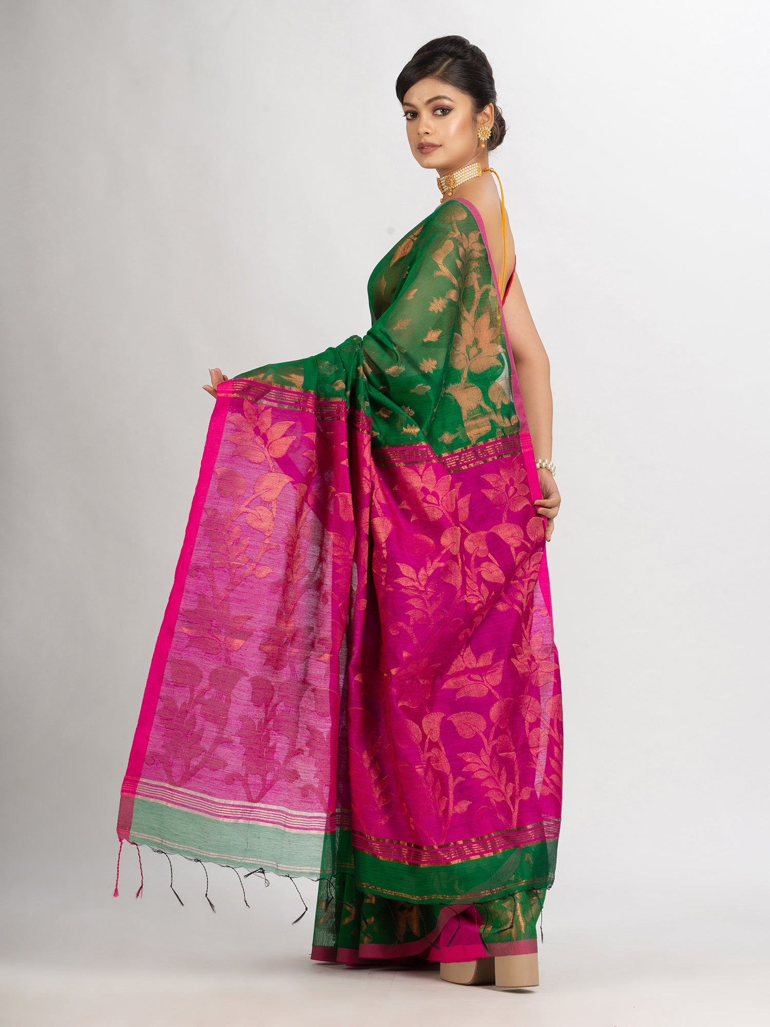 Women's Green Cotton Blend Handloom Tangail Saree - Angoshobha