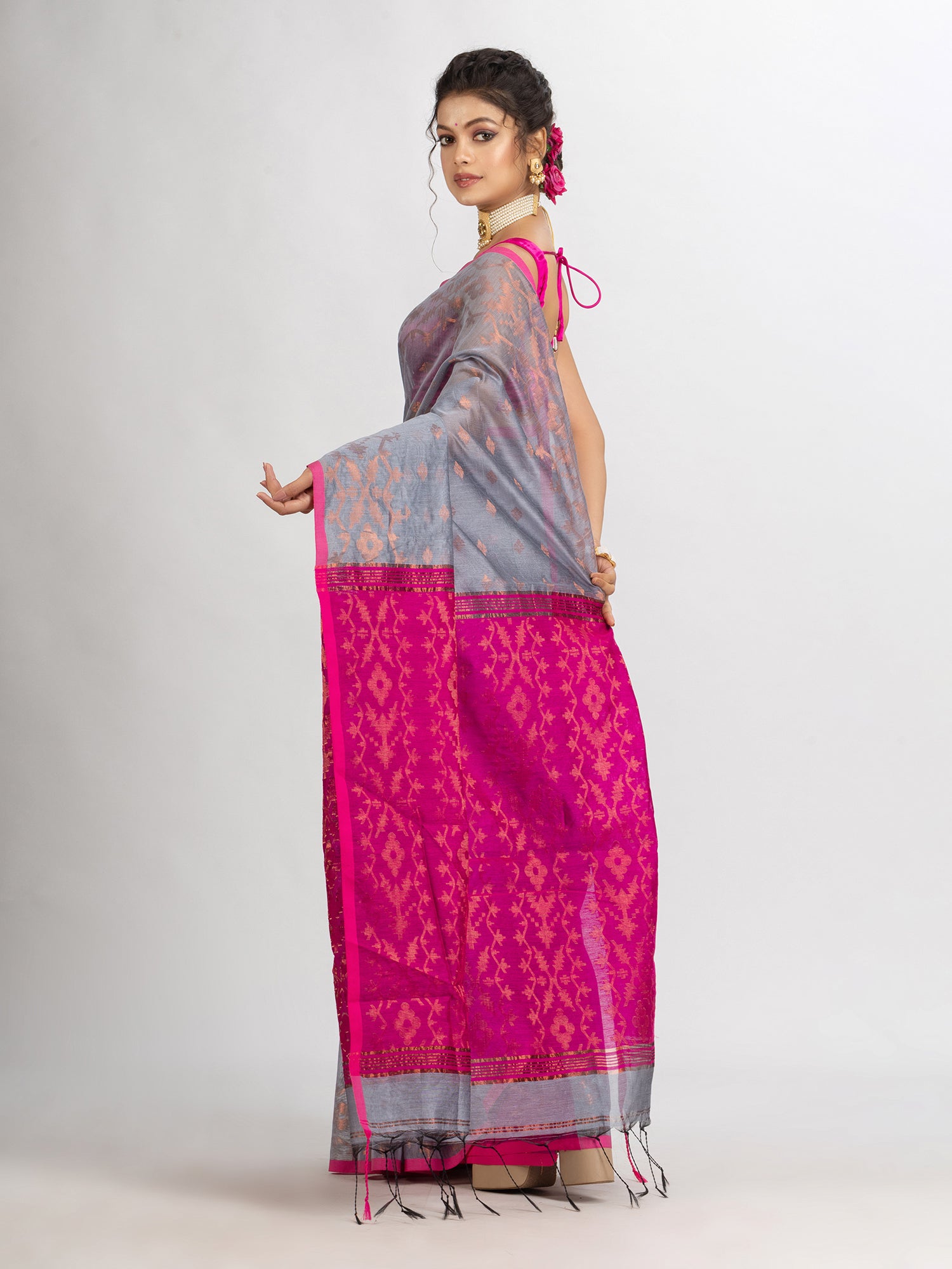 Women's Silver Gray Cotton Blend Handloom Tangail Saree - Angoshobha