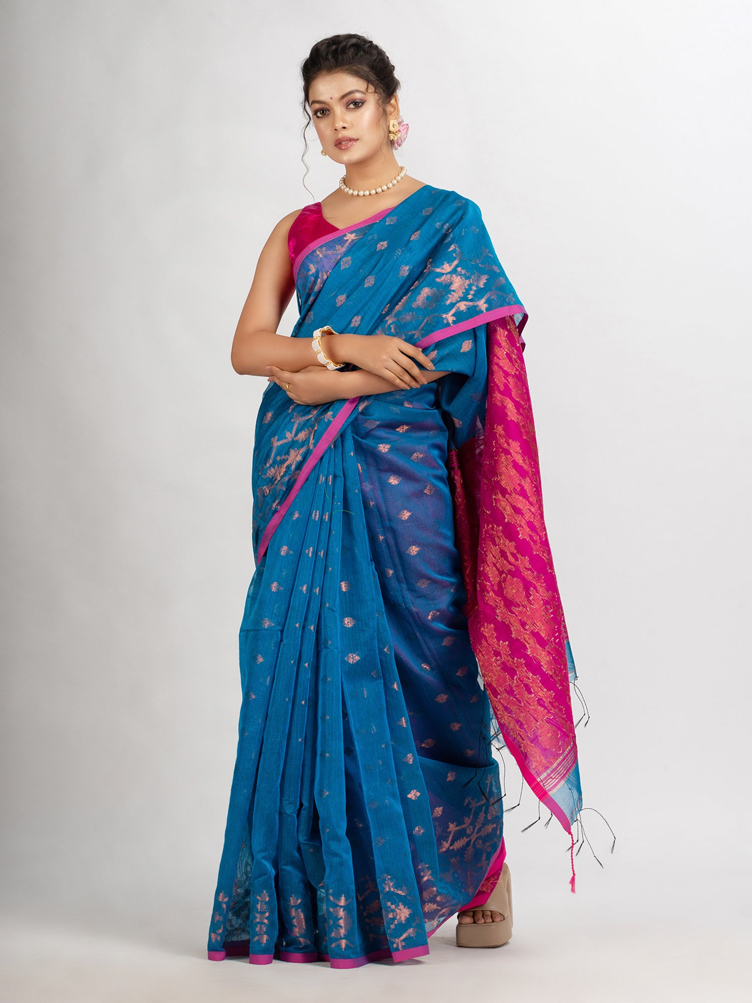 Women's Tute Cotton Blend Handloom Tangail Saree - Angoshobha