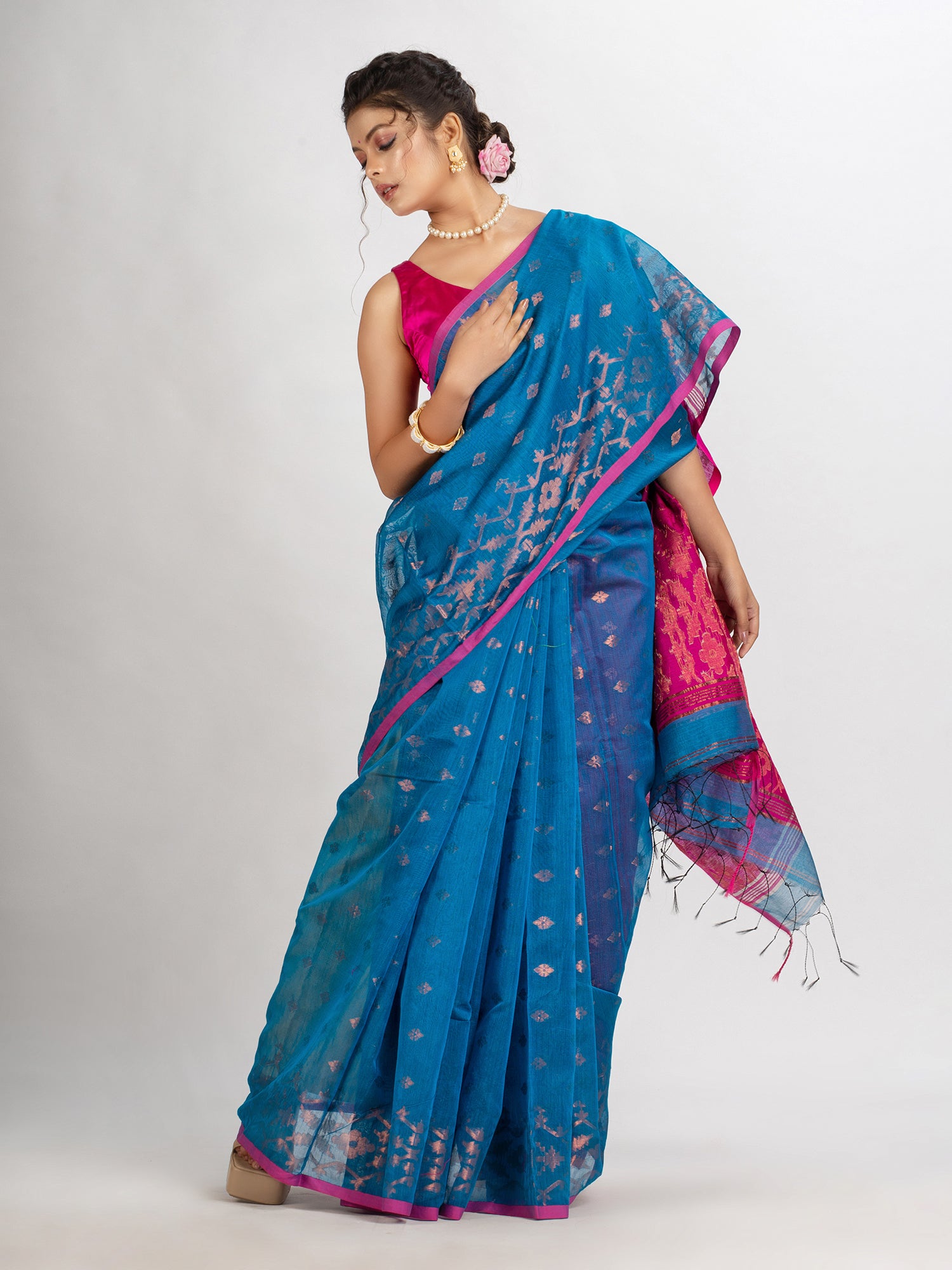 Women's Tute Cotton Blend Handloom Tangail Saree - Angoshobha