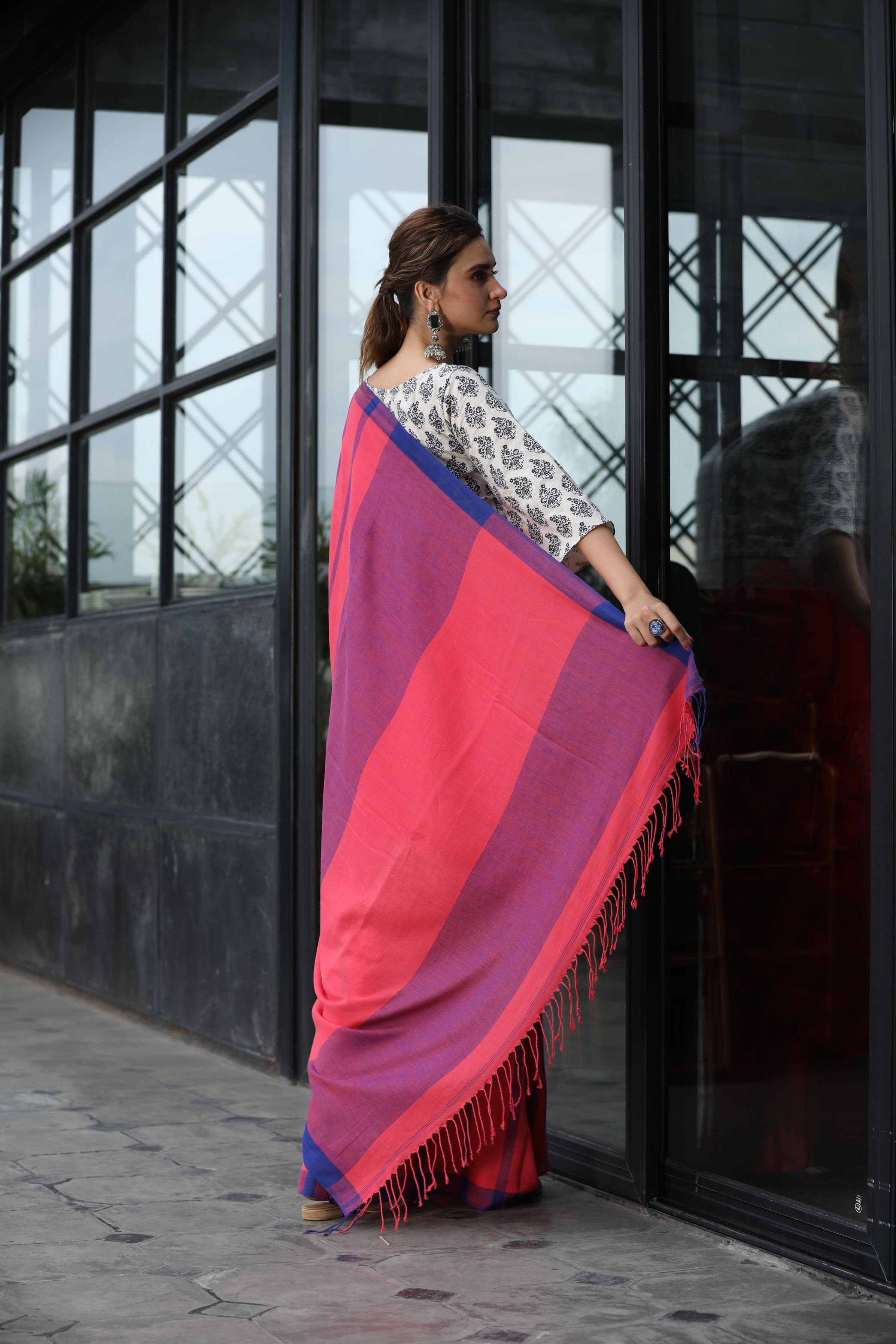 Women's Pink handwoven linen saree - Angoshobha