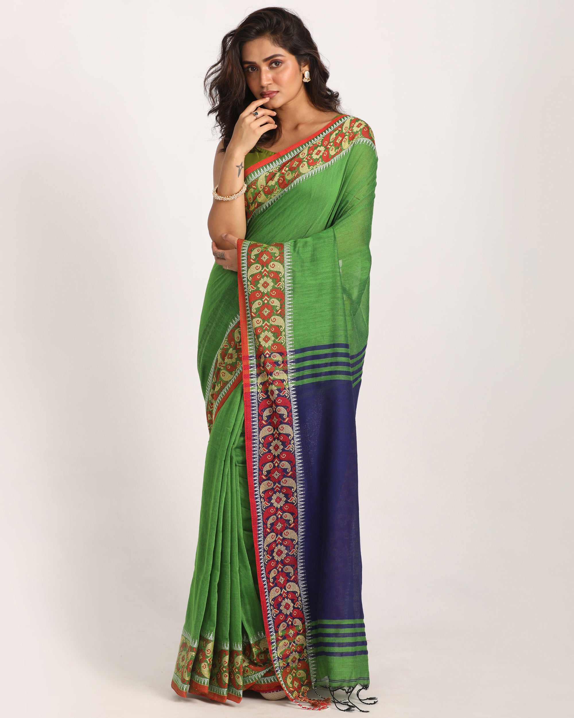 Women's Green Handloom Cotton Tangail Saree - Angoshobha