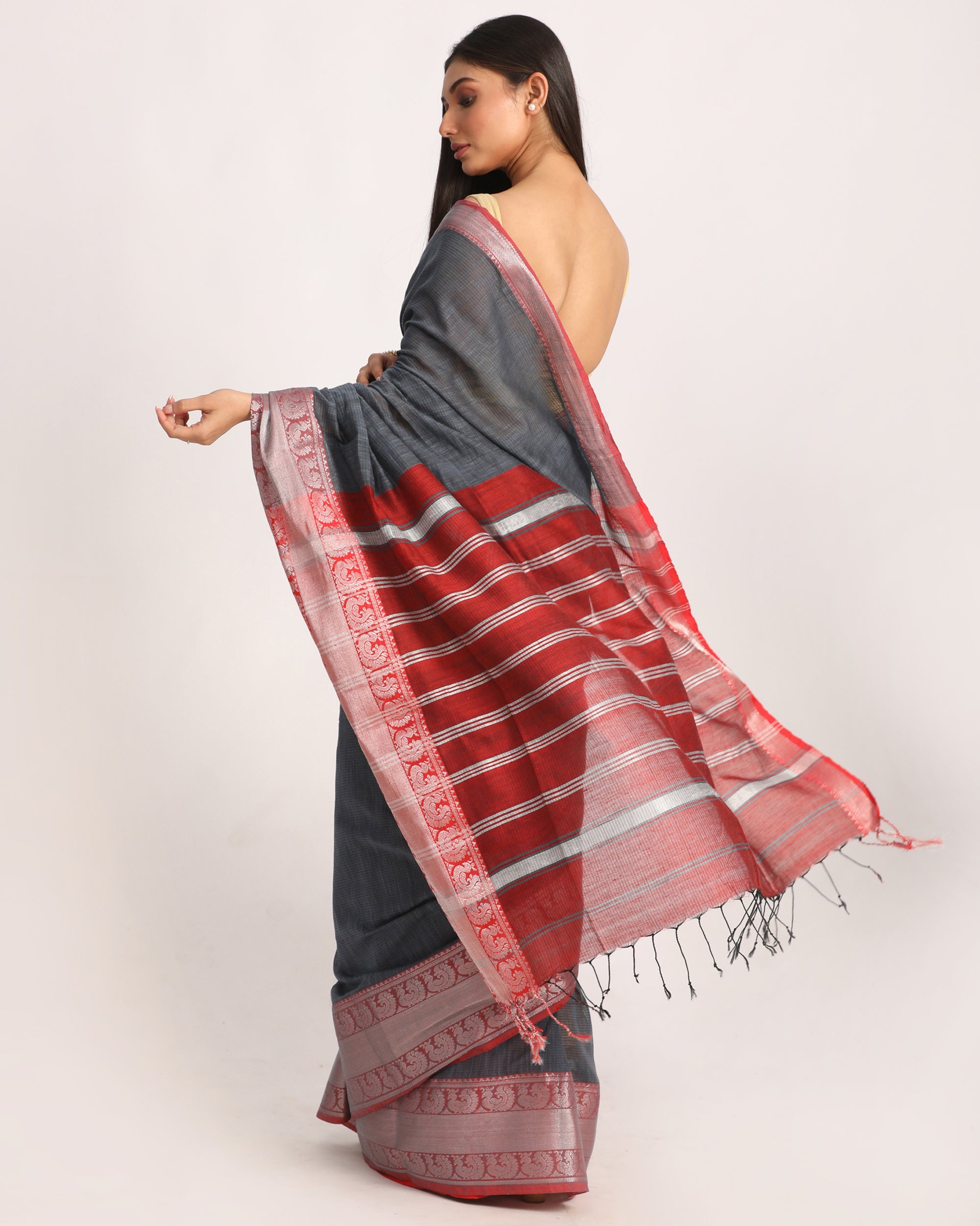 Women's Deep Grey Handloom Cotton Tangail Saree - Angoshobha