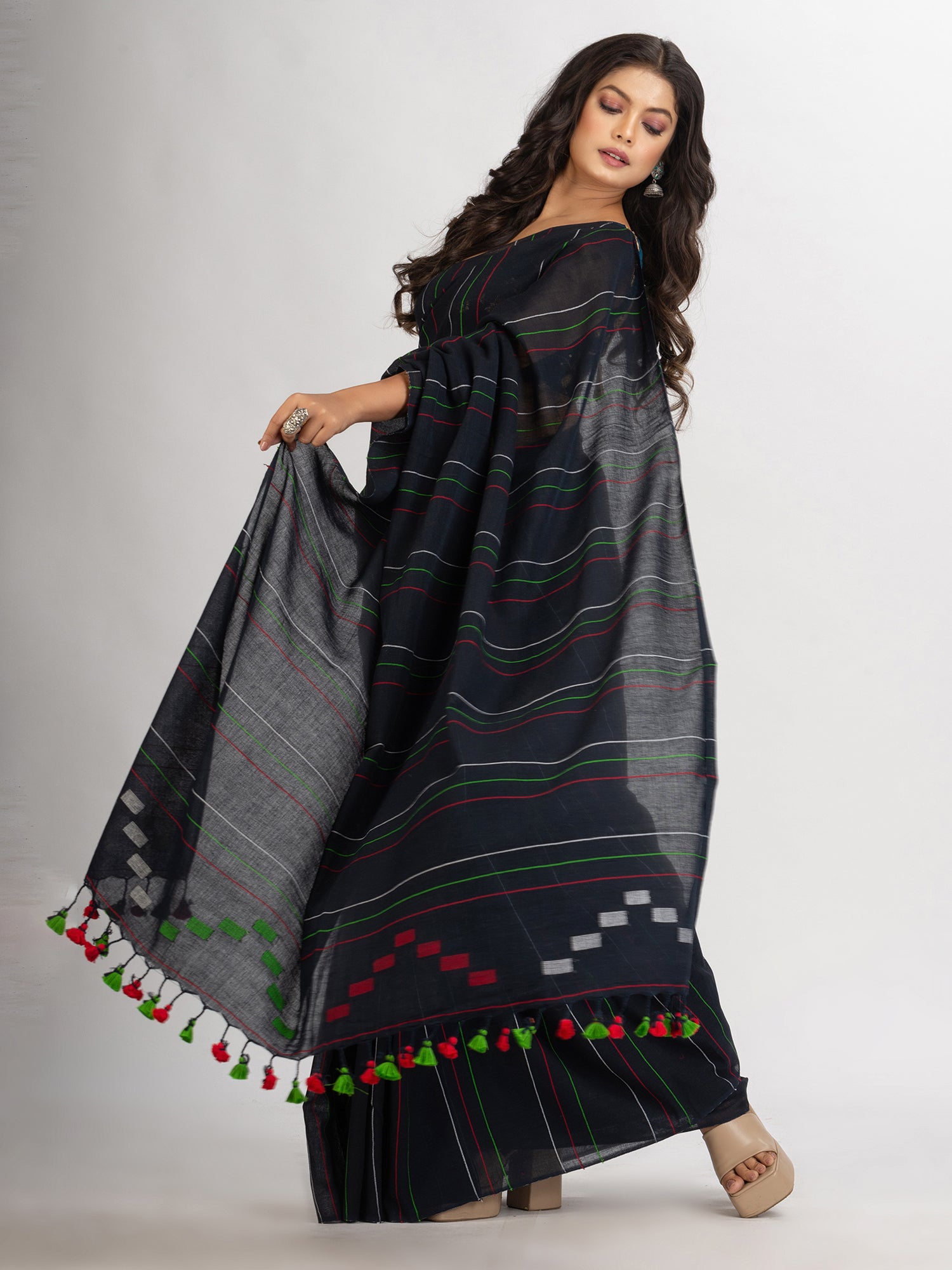 Women's Black Handwoven Cotton Jamdani handloom Saree - Angoshobha
