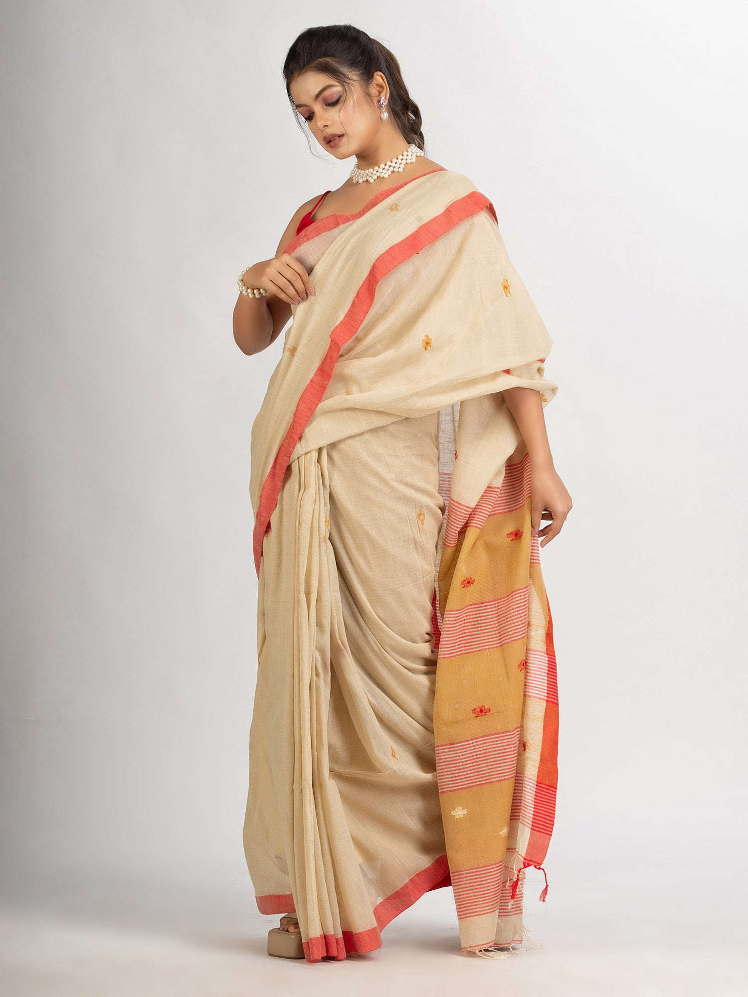 Women's White Duck Handwoven Cotton Jamdani handloom Saree - Angoshobha