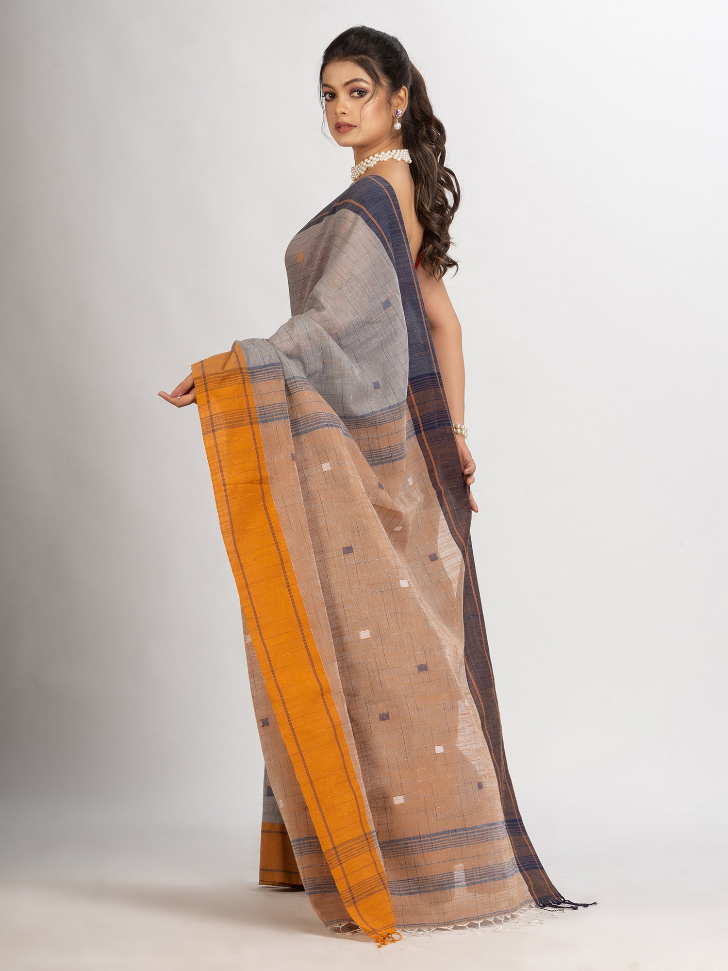 Women's Grey Handwoven Cotton Jamdani handloom Saree - Angoshobha