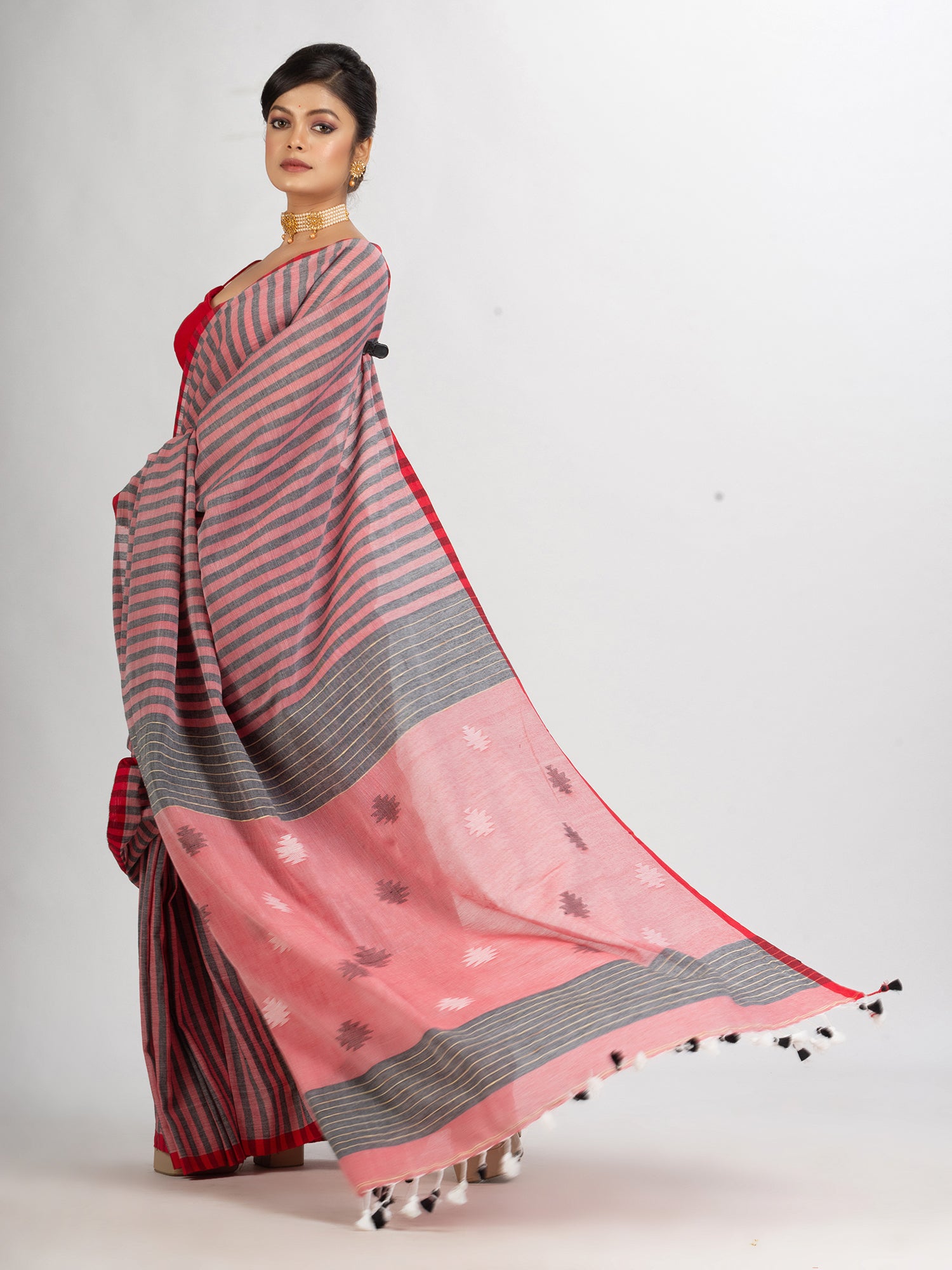 Women's Red And Black Stipe Handwoven Cotton Jamdani handloom Saree - Angoshobha