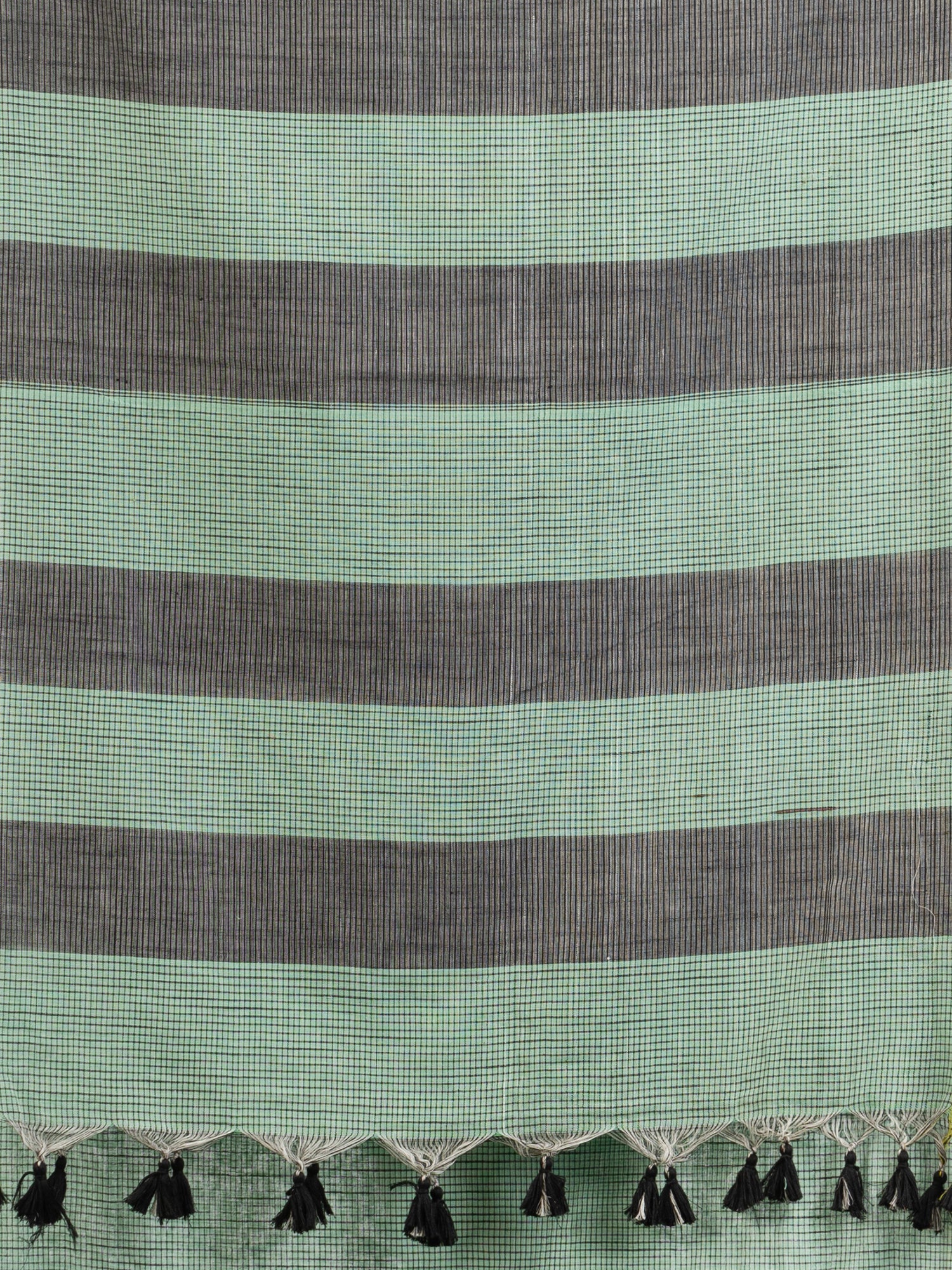 Women's Green And Black Cotton Check Handloom Saree - Angoshobha
