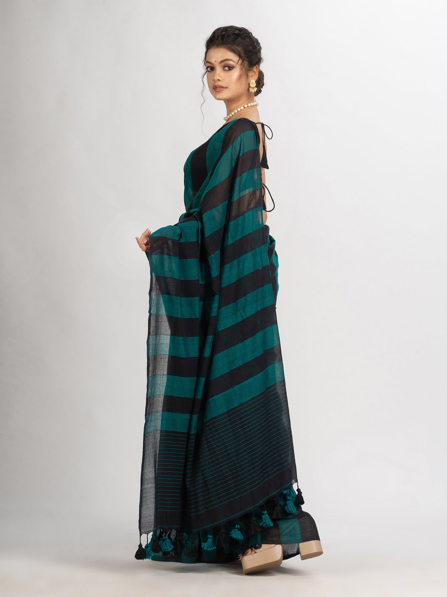 Women's Raja And Black Stipe Handwoven Cotton handloom Saree - Angoshobha