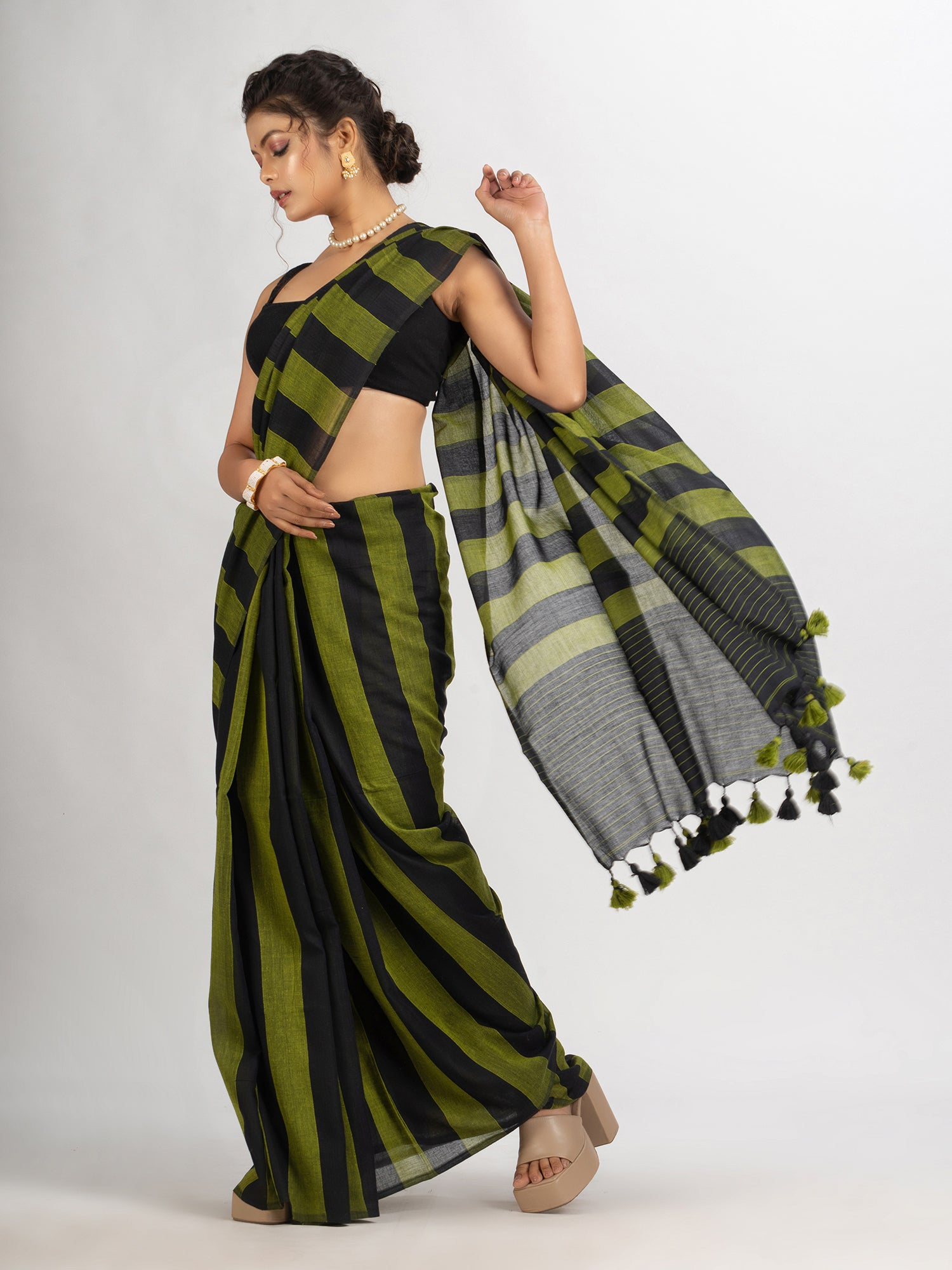 Women's Lemon And Black Stipe Handwoven Cotton handloom Saree - Angoshobha