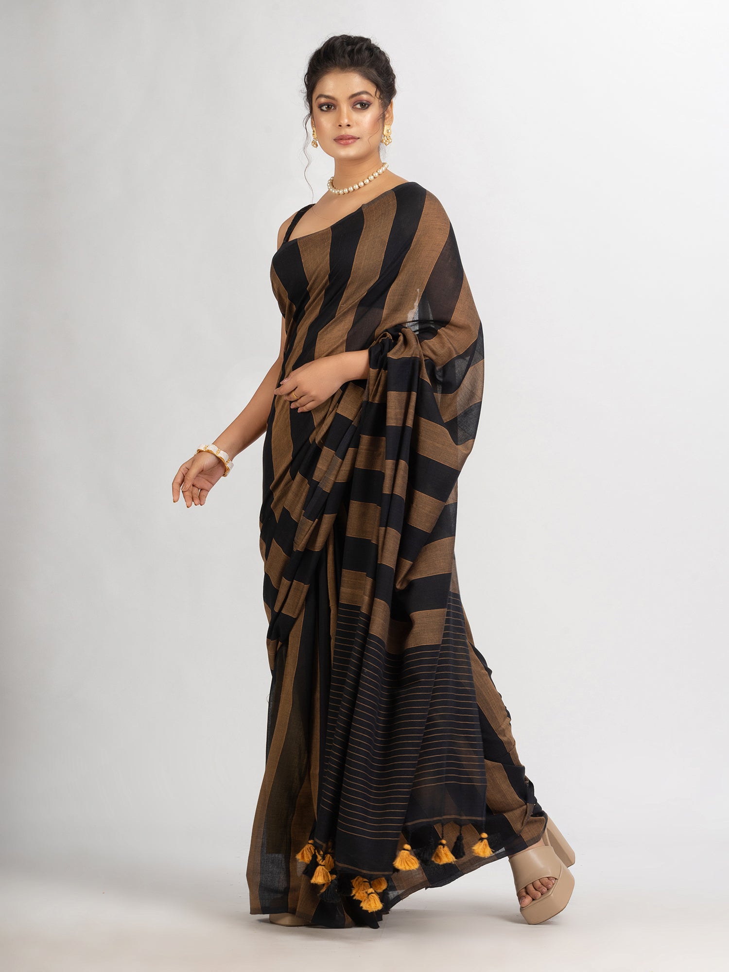 Women's Brown And Black Stipe Handwoven Cotton handloom Saree - Angoshobha