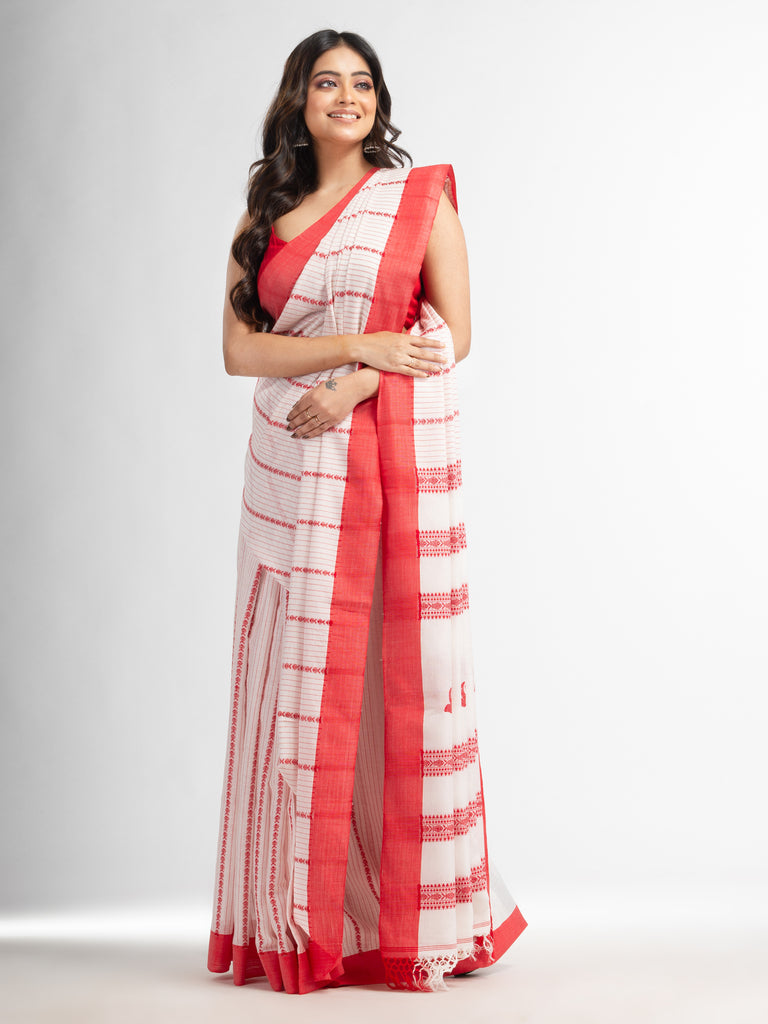 Women's white all body small fish design with fish design pallu in solid border handwoven cotton saree