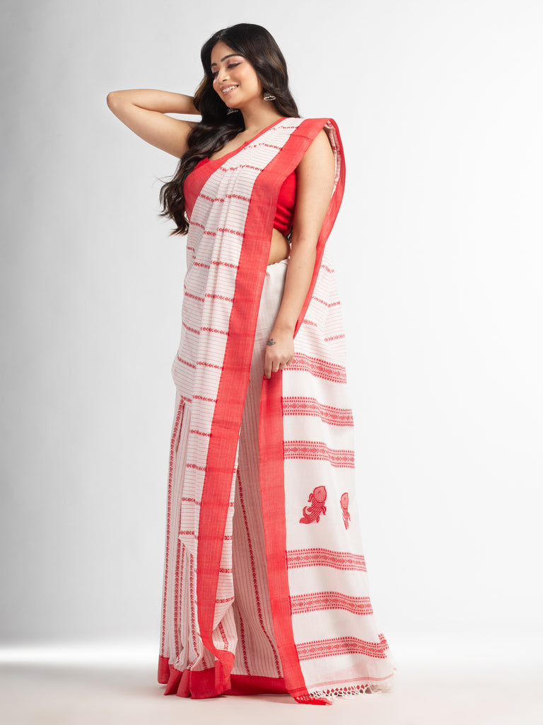 Women's white all body small fish design with fish design pallu in solid border handwoven cotton saree