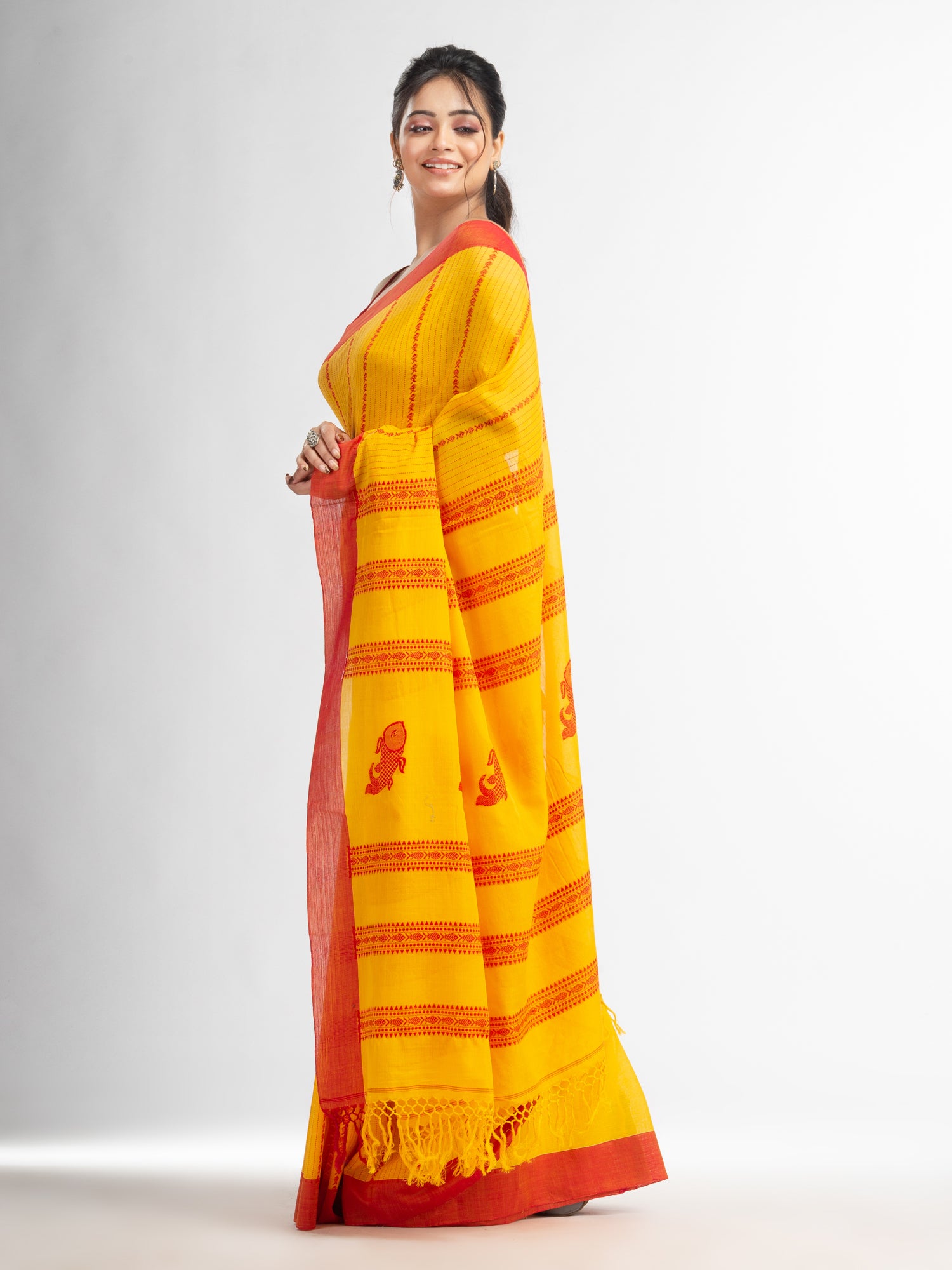 Women's Yellow all body small fish design with fish design pallu in solid border handwoven cotton saree - Angoshobha