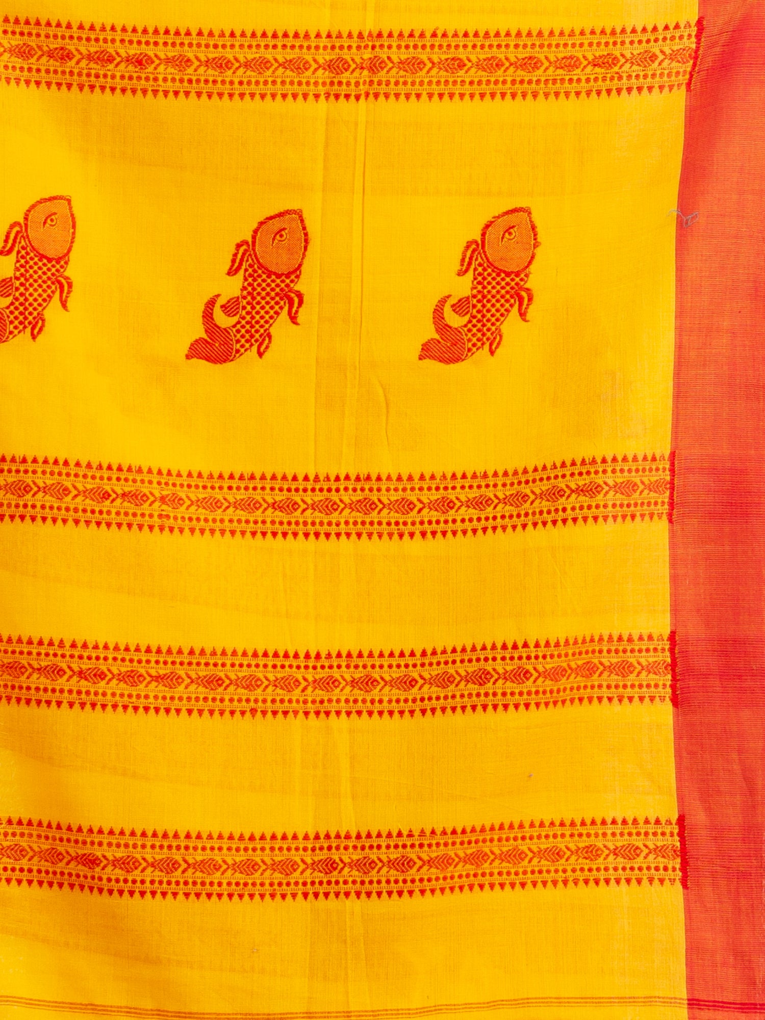 Women's Yellow all body small fish design with fish design pallu in solid border handwoven cotton saree - Angoshobha