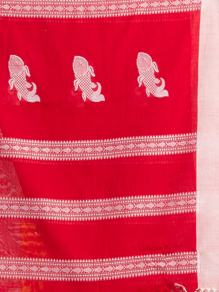 Women's Red all body small fish design with fish design pallu in solid border handwoven cotton saree