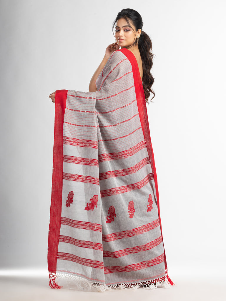Women's Grey all body small fish design with fish design pallu in solid border handwoven cotton saree