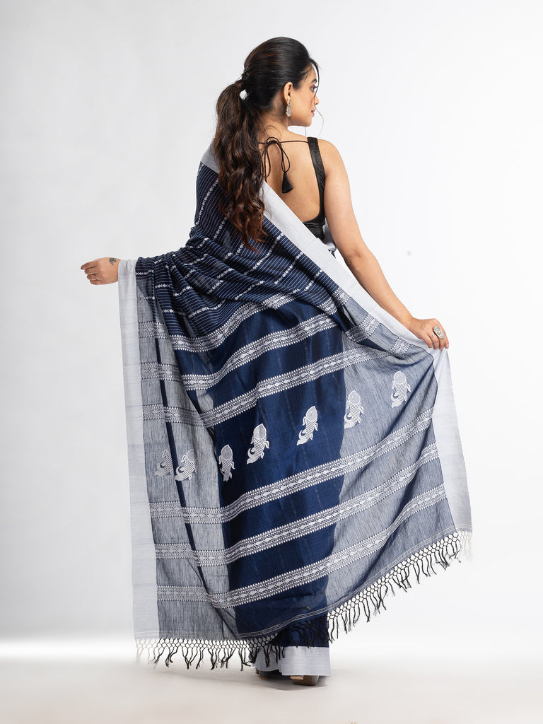Women's Nevy Blue all body small fish design with fish design pallu in solid border handwoven cotton saree