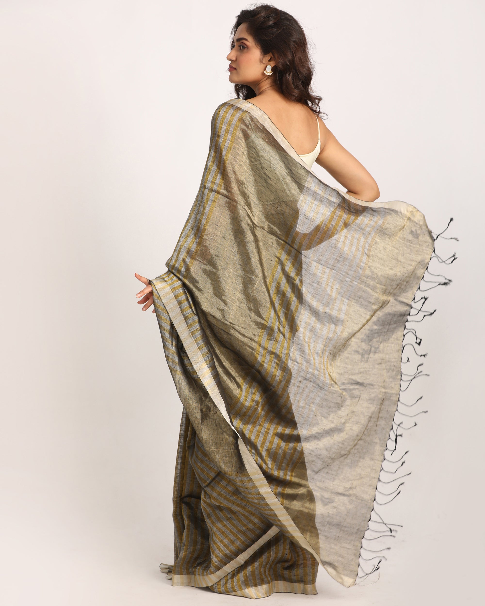 Women's Golden Silver Check Traditional Handloom Tissue Linen Saree - Angoshobha