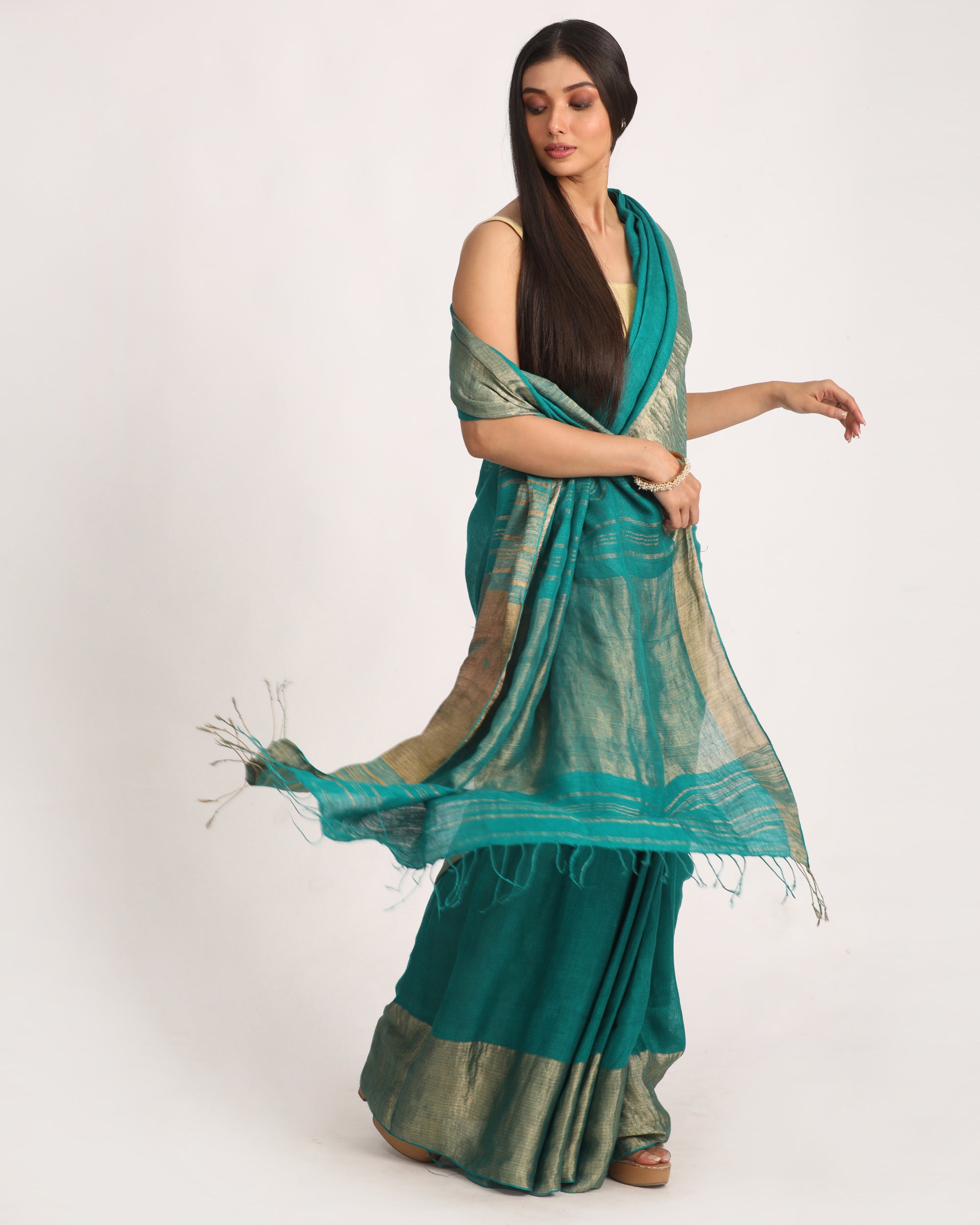 Women's Turquoise Traditional Handloom Linen Saree - Angoshobha