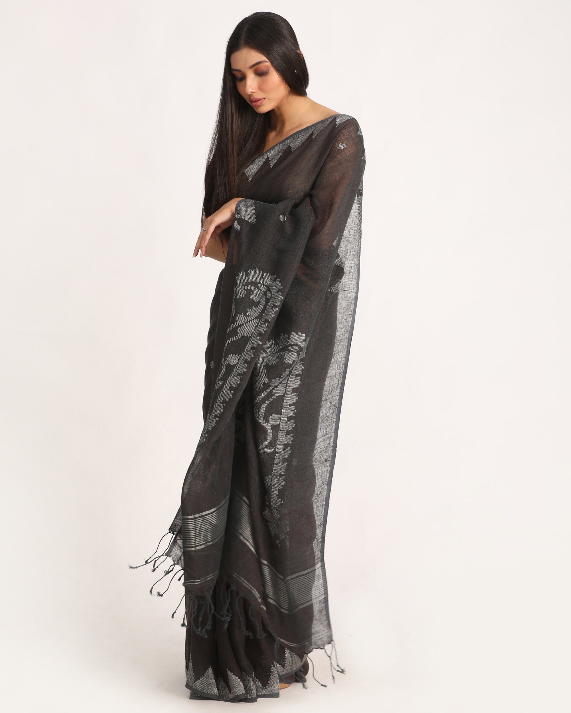 Women's Dark Grey Brown Traditional Handloom Linen Jamdani Saree - Angoshobha