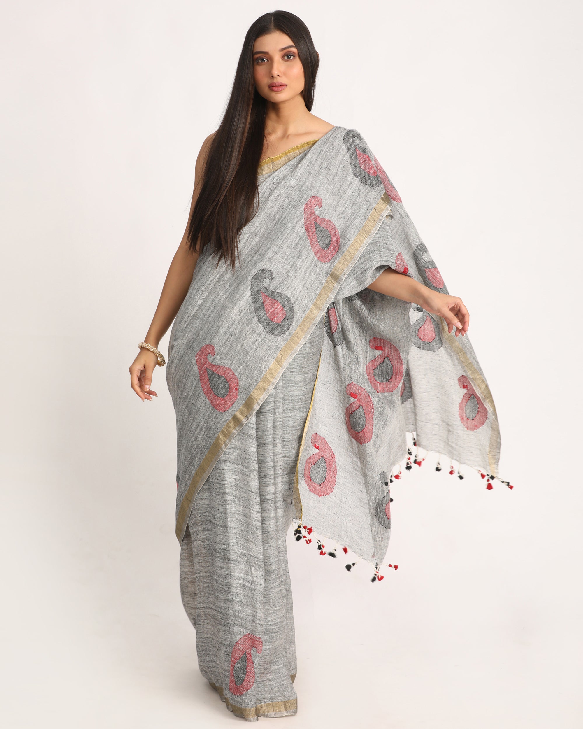 Women's Grey Traditional Handloom Linen Jamdani Saree - Angoshobha