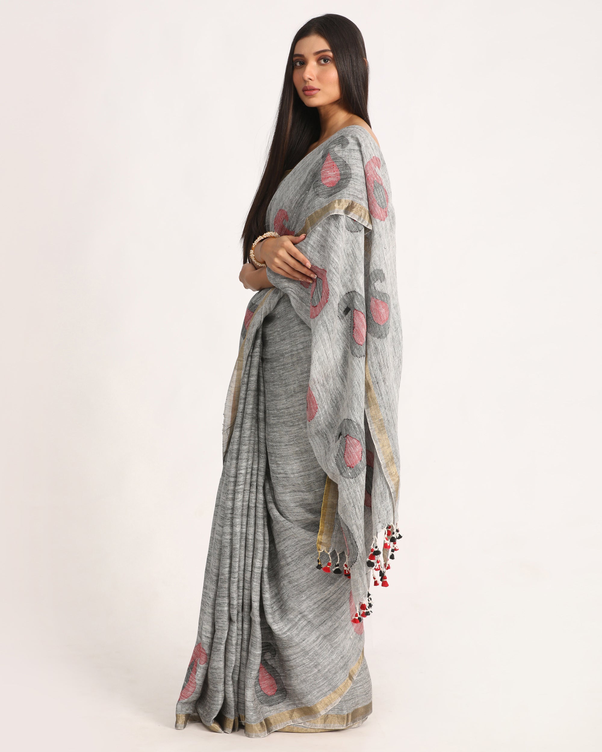 Women's Grey Traditional Handloom Linen Jamdani Saree - Angoshobha