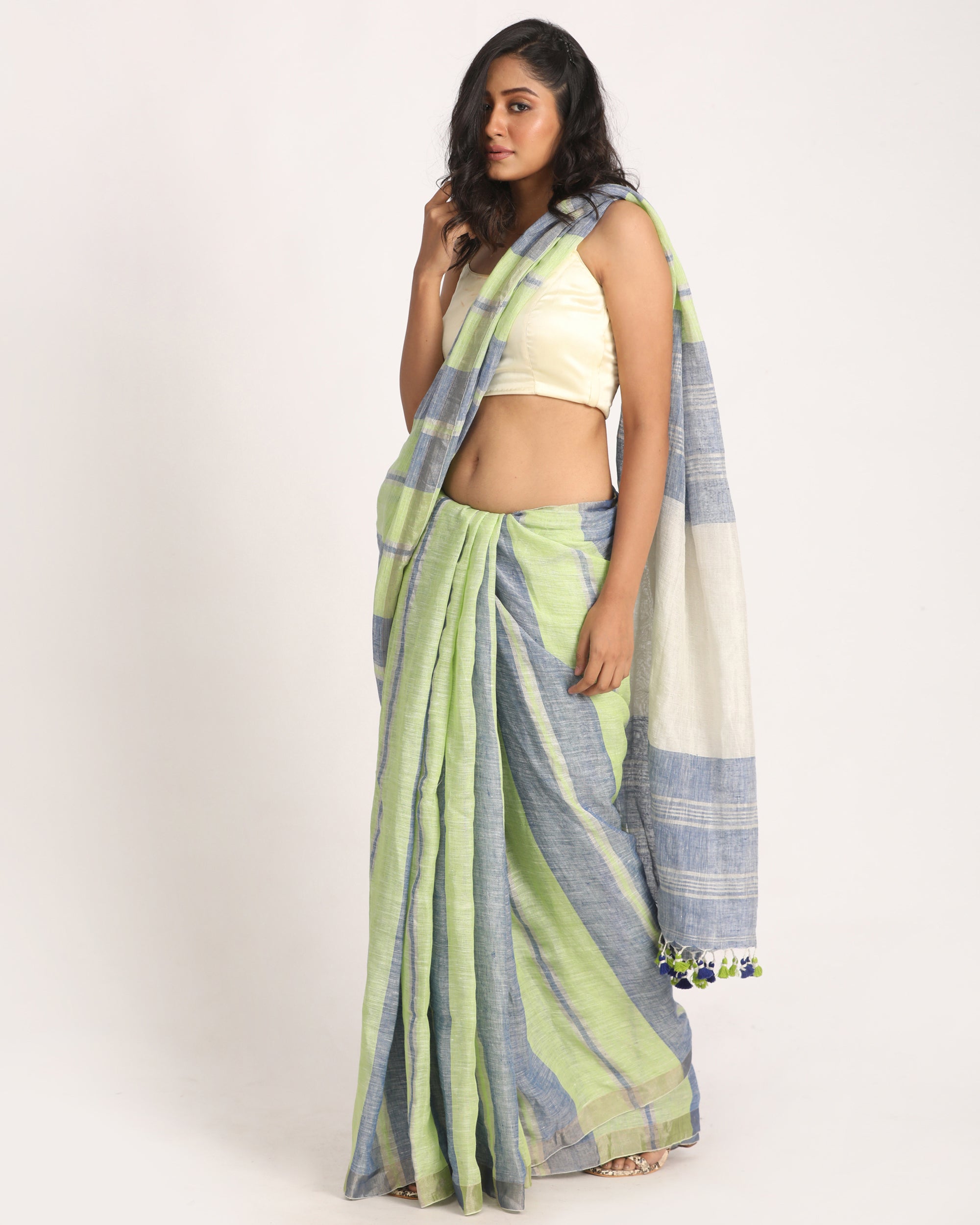 Women's Green Blue Traditional Handloom Check Linen Saree - Angoshobha