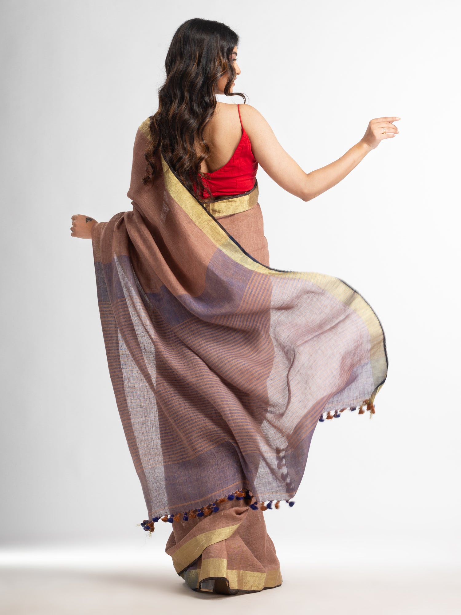 Women's Mauve multi colour pallu gold zari border handwoven saree - Angoshobha