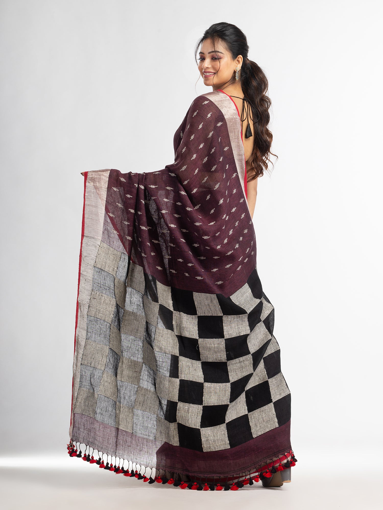 Women's Coffee brown all body buti with box pallu in silver zari border handwoven linen saree - Angoshobha