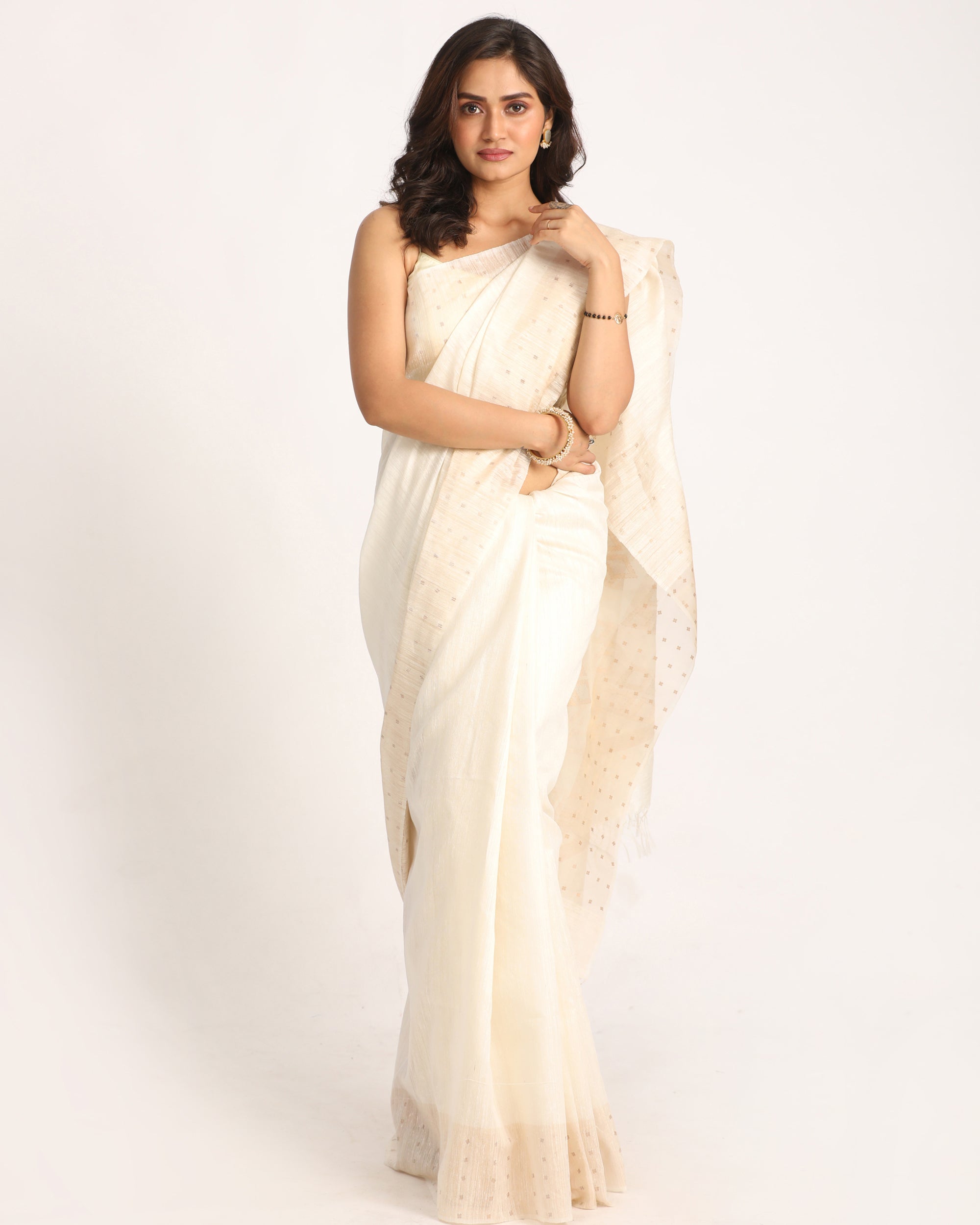 Women's White Matka Silk Handloom Traditional Sequin Jamdani Saree - Angoshobha