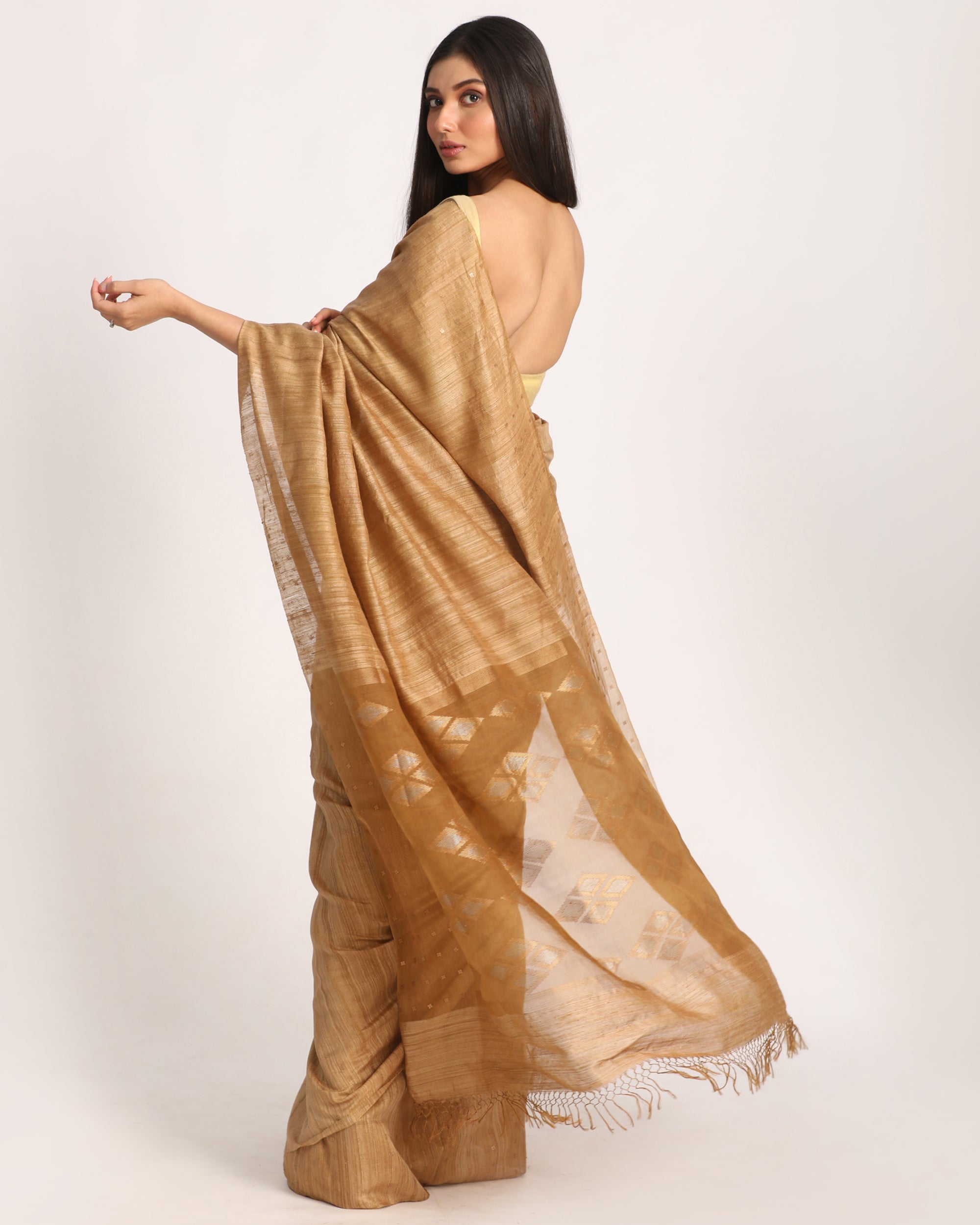 Women's Deep Tan Matka Silk Handloom Traditional Jamdani Saree - Angoshobha